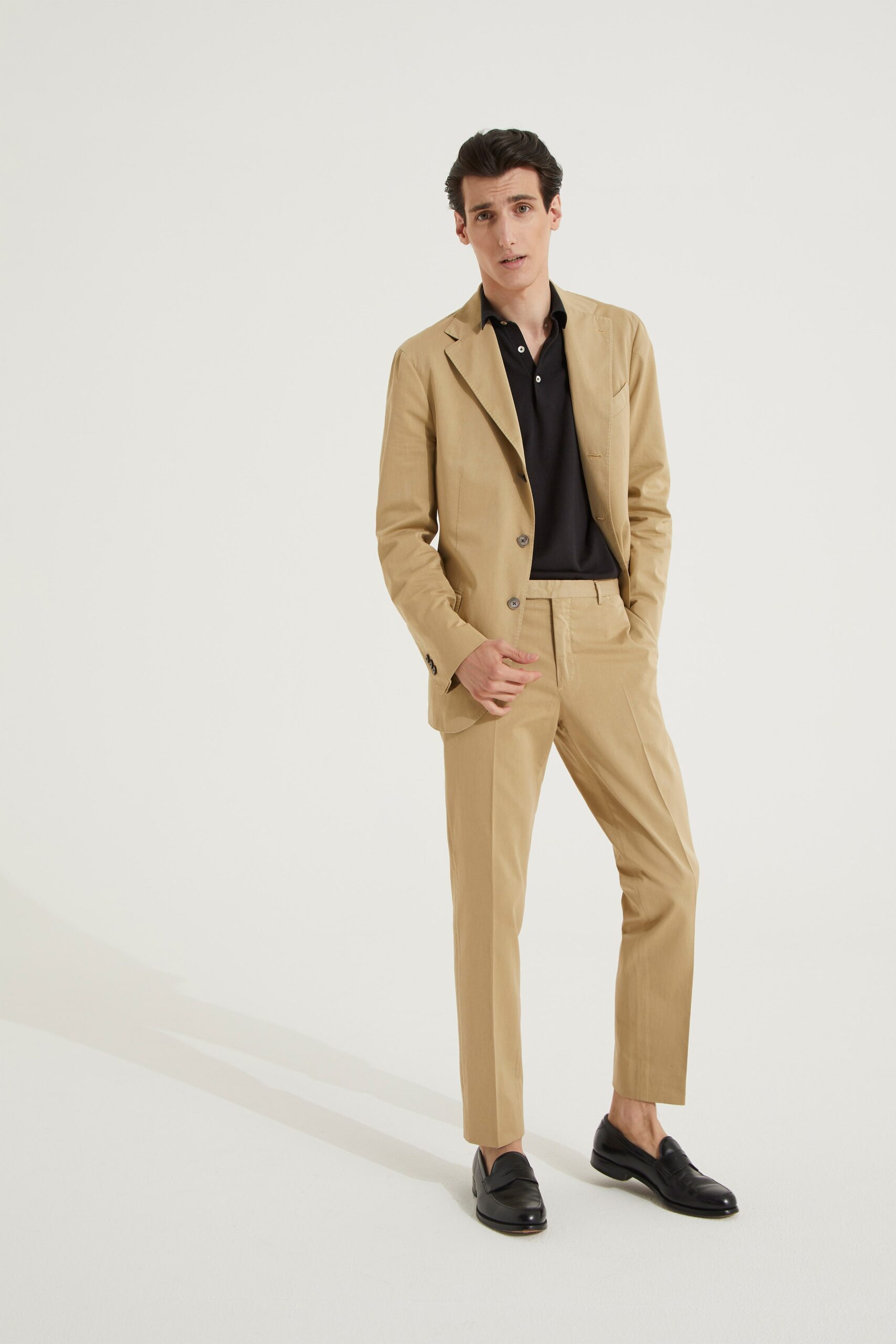 beige single-breasted tailored blazer