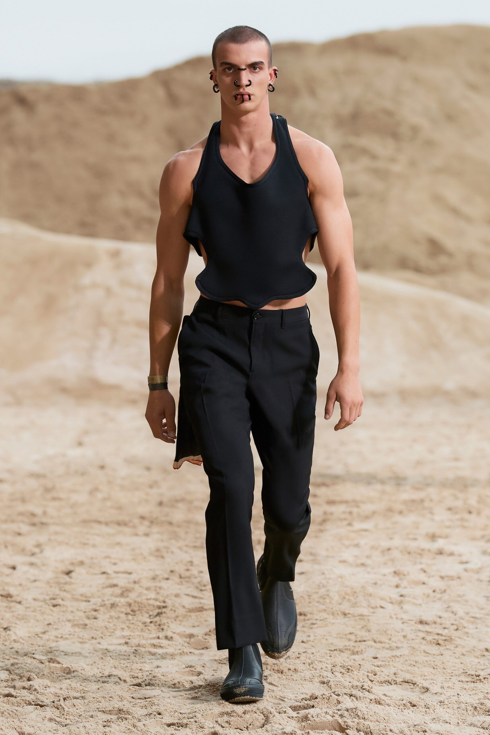 Burberry S/S 22 Menswear Look 34
