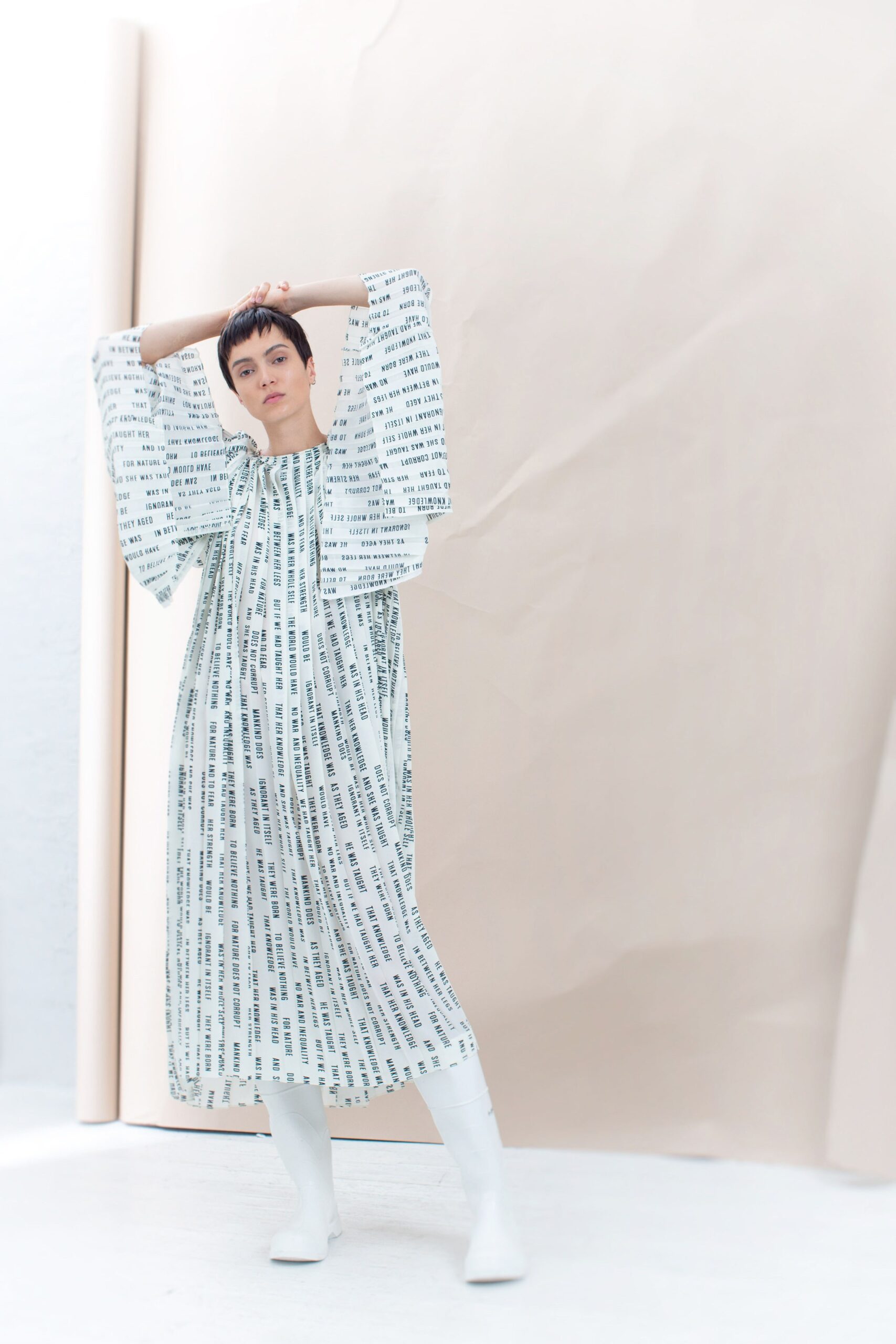 text-print bow-neck maxi dress