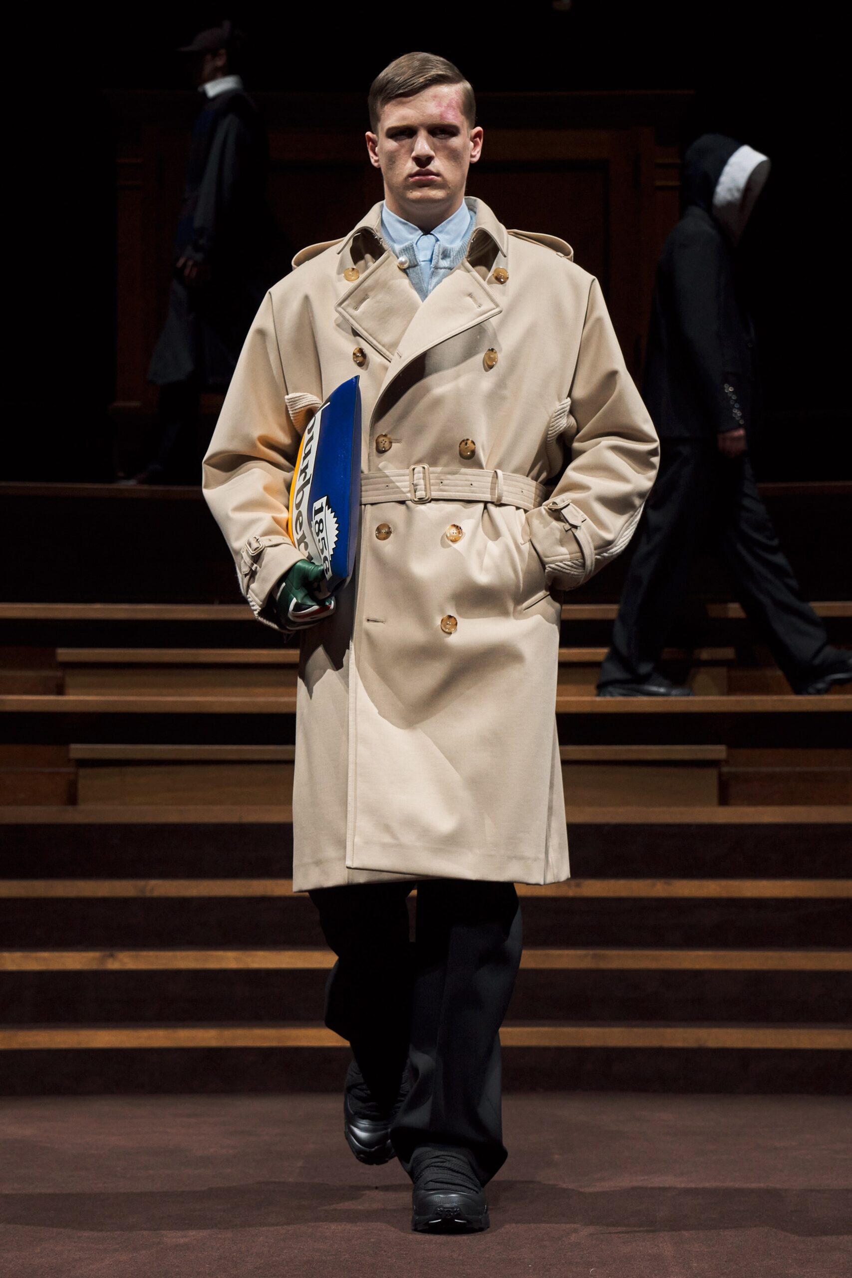Burberry F/W 22 Menswear Look 41