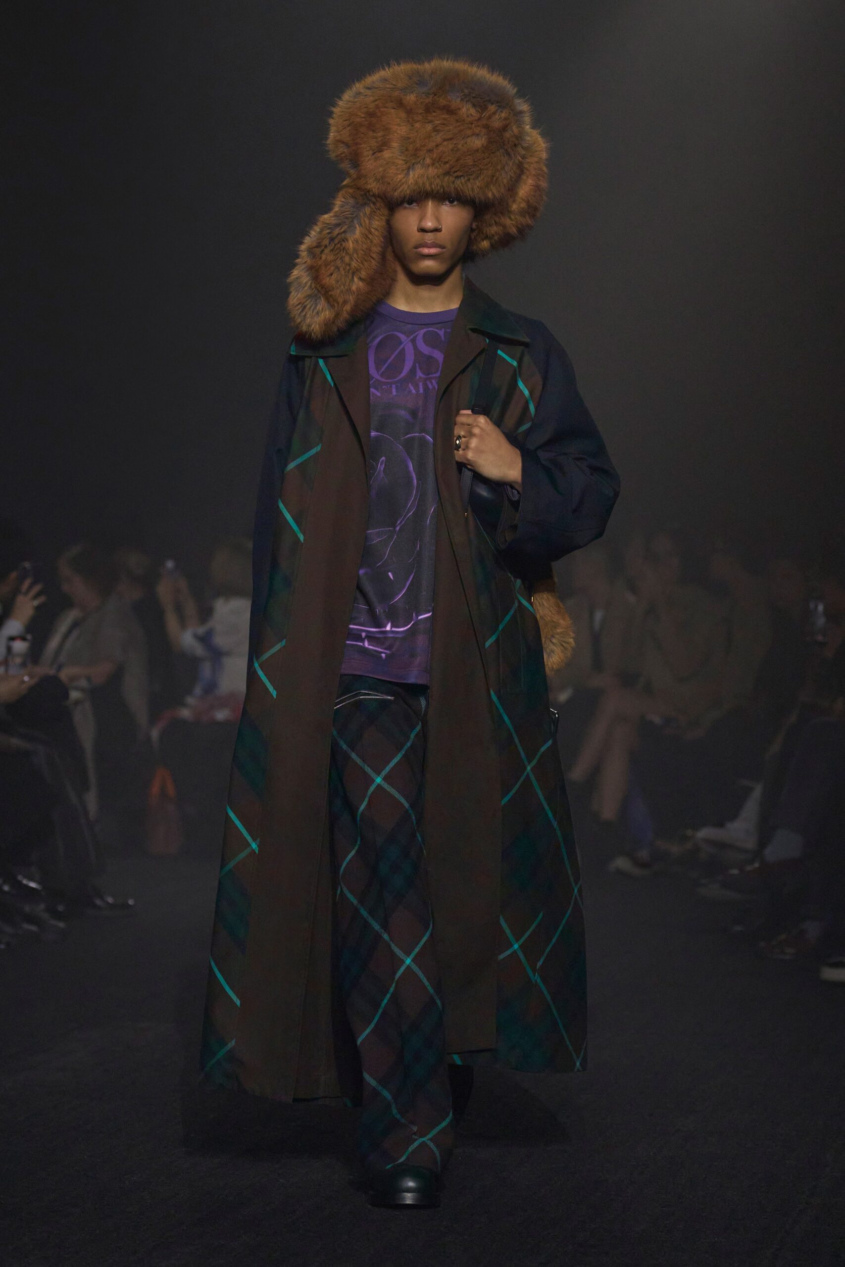 Burberry F/W 23 Look 40