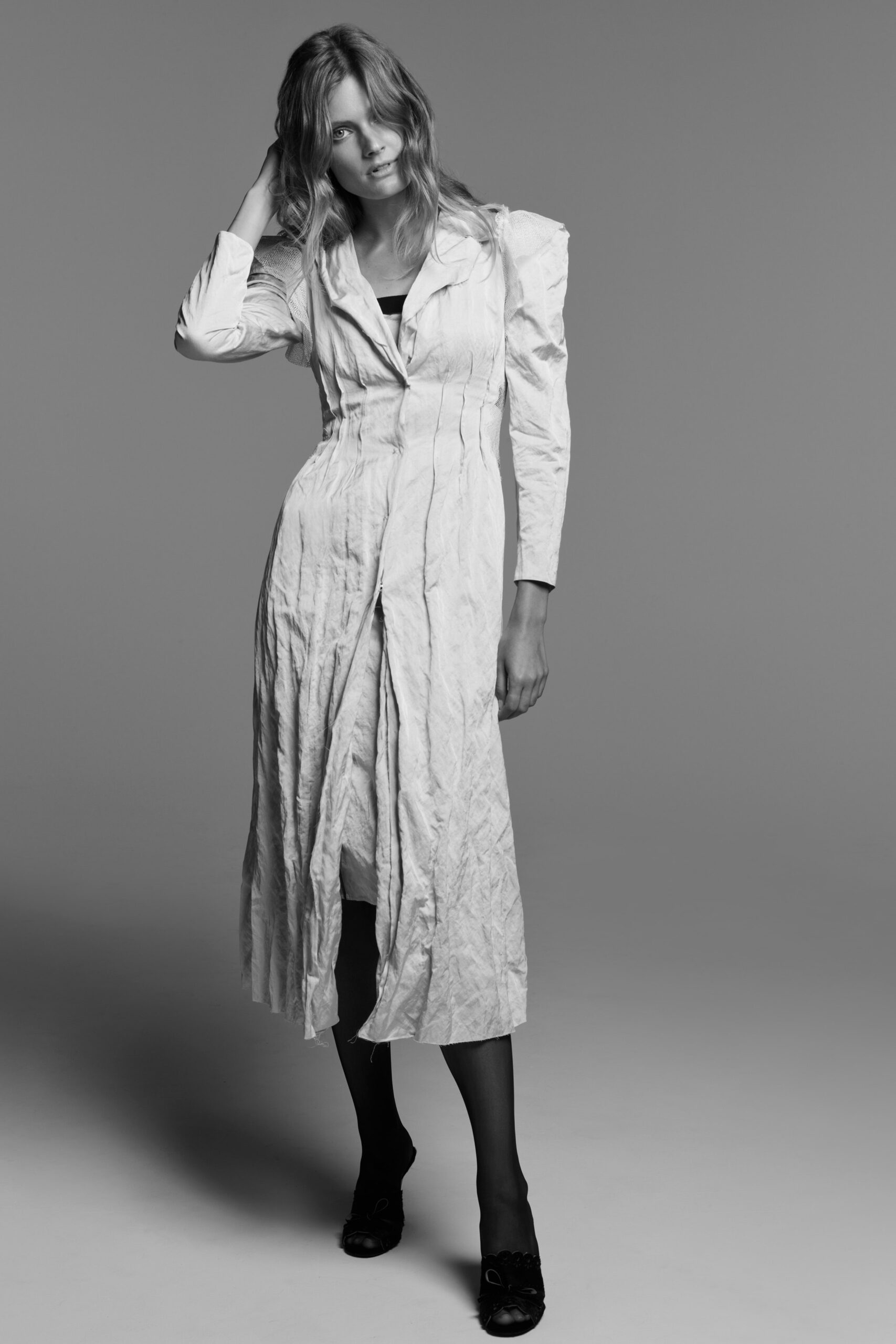 white unknown long-sleeve collared fitted ruched textured maxi-dress