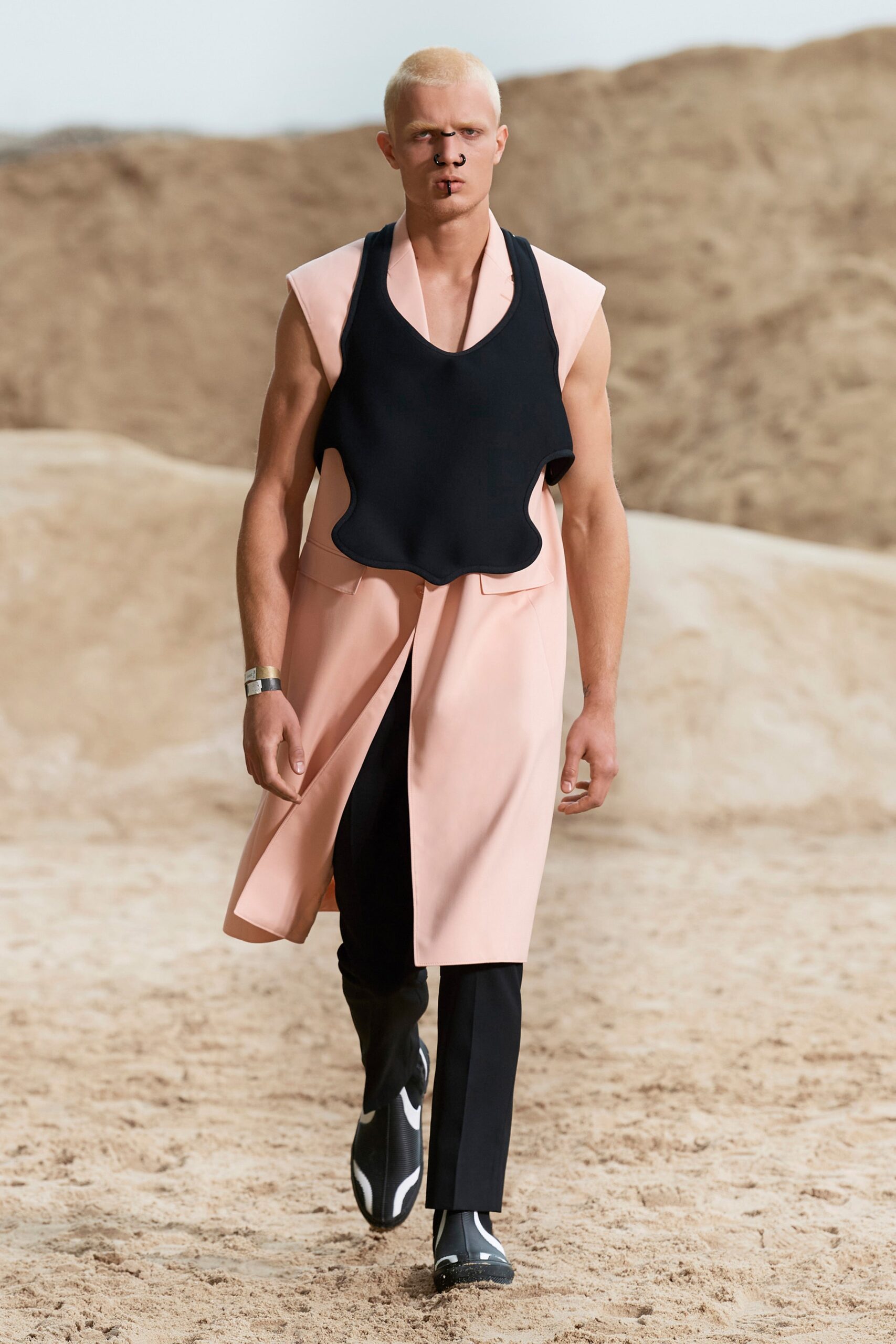 Burberry S/S 22 Menswear Look 55