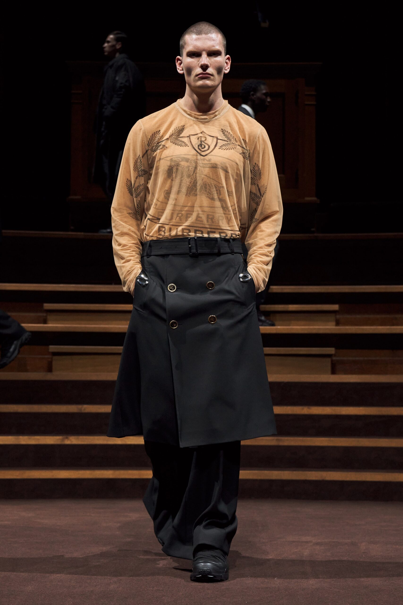 Burberry F/W 22 Menswear Look 69