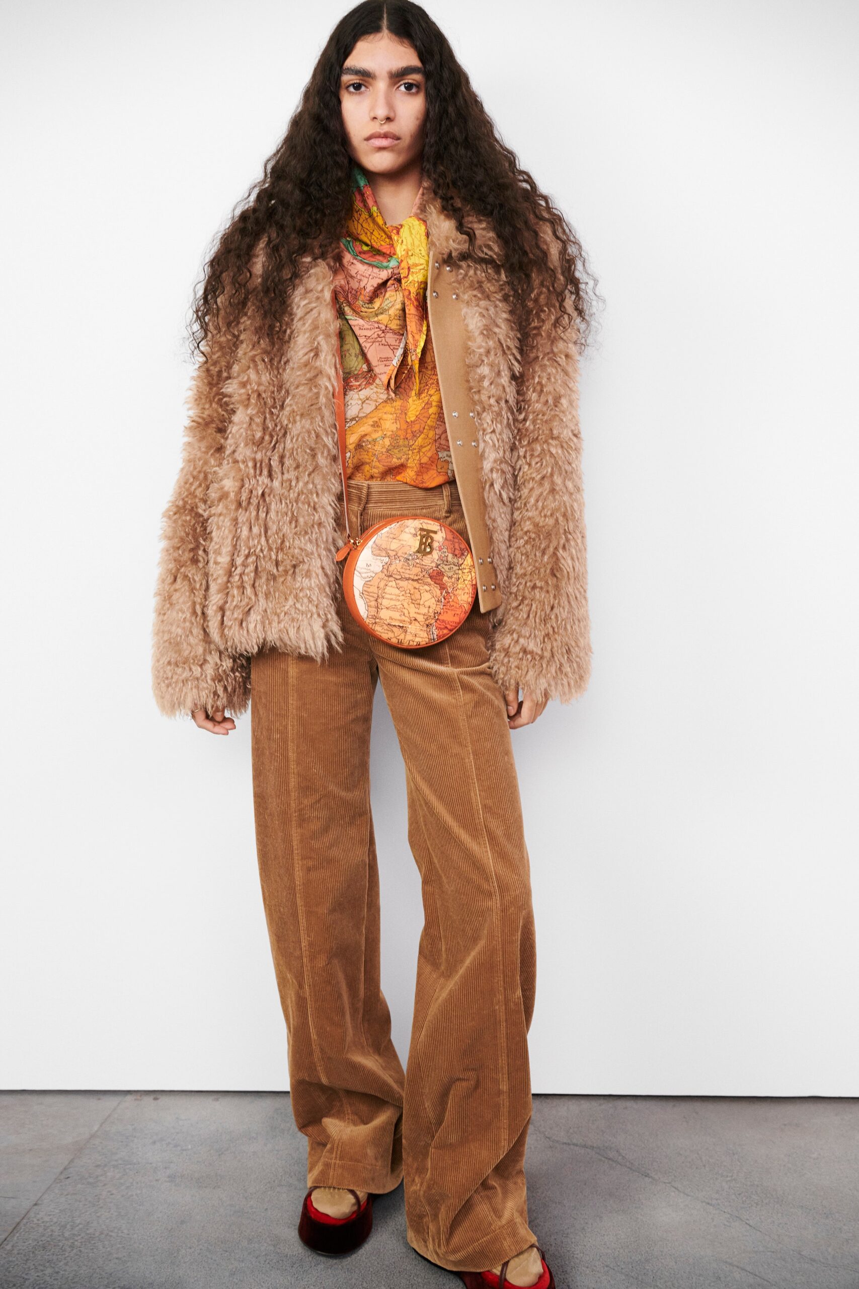 Burberry F/W 22 Look 87