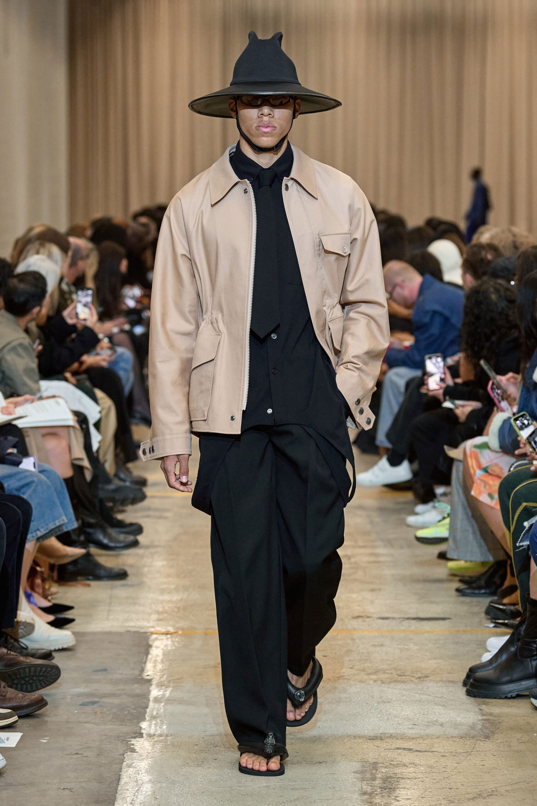 Burberry S/S 23 Look 76