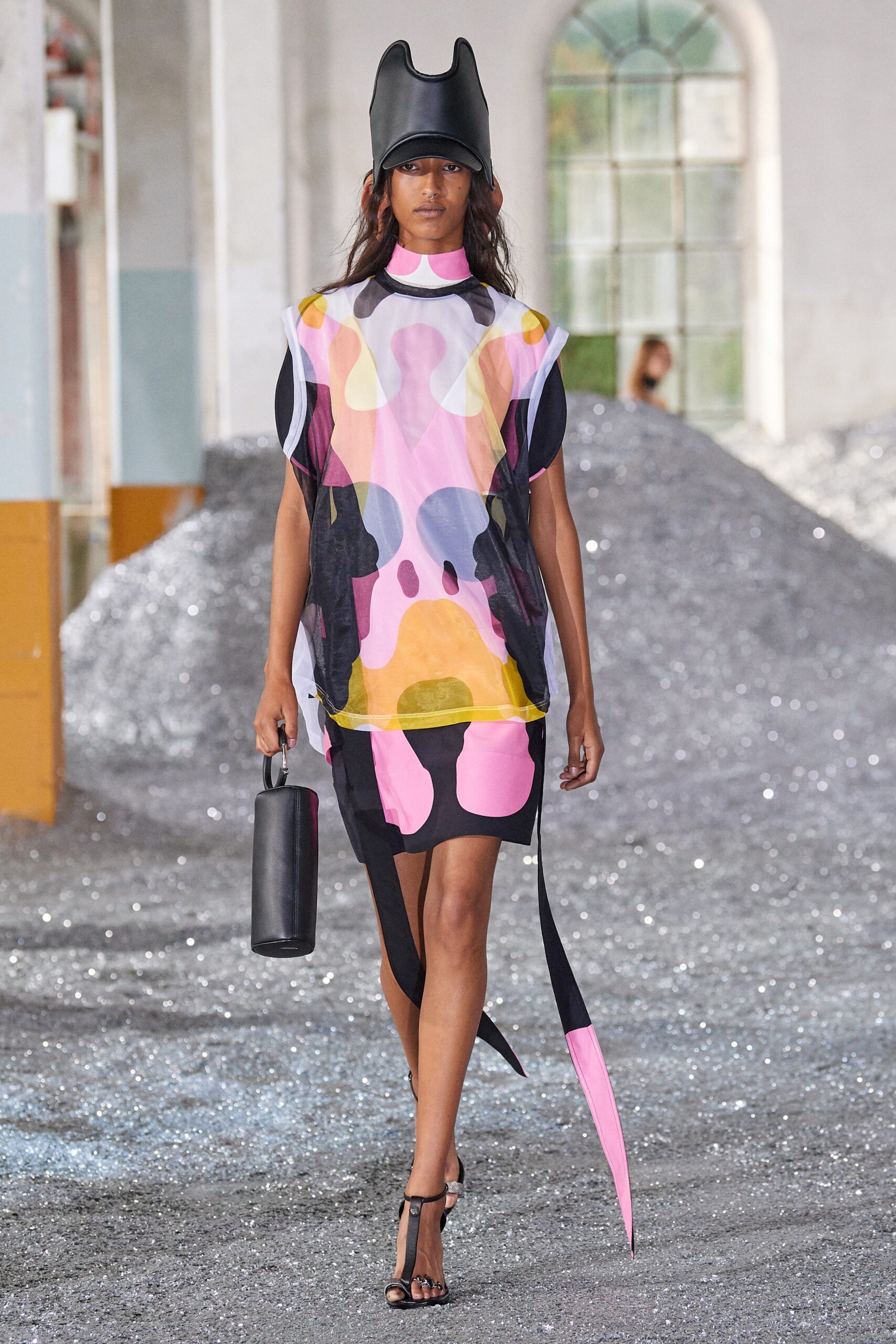 Burberry S/S 22 Look 78