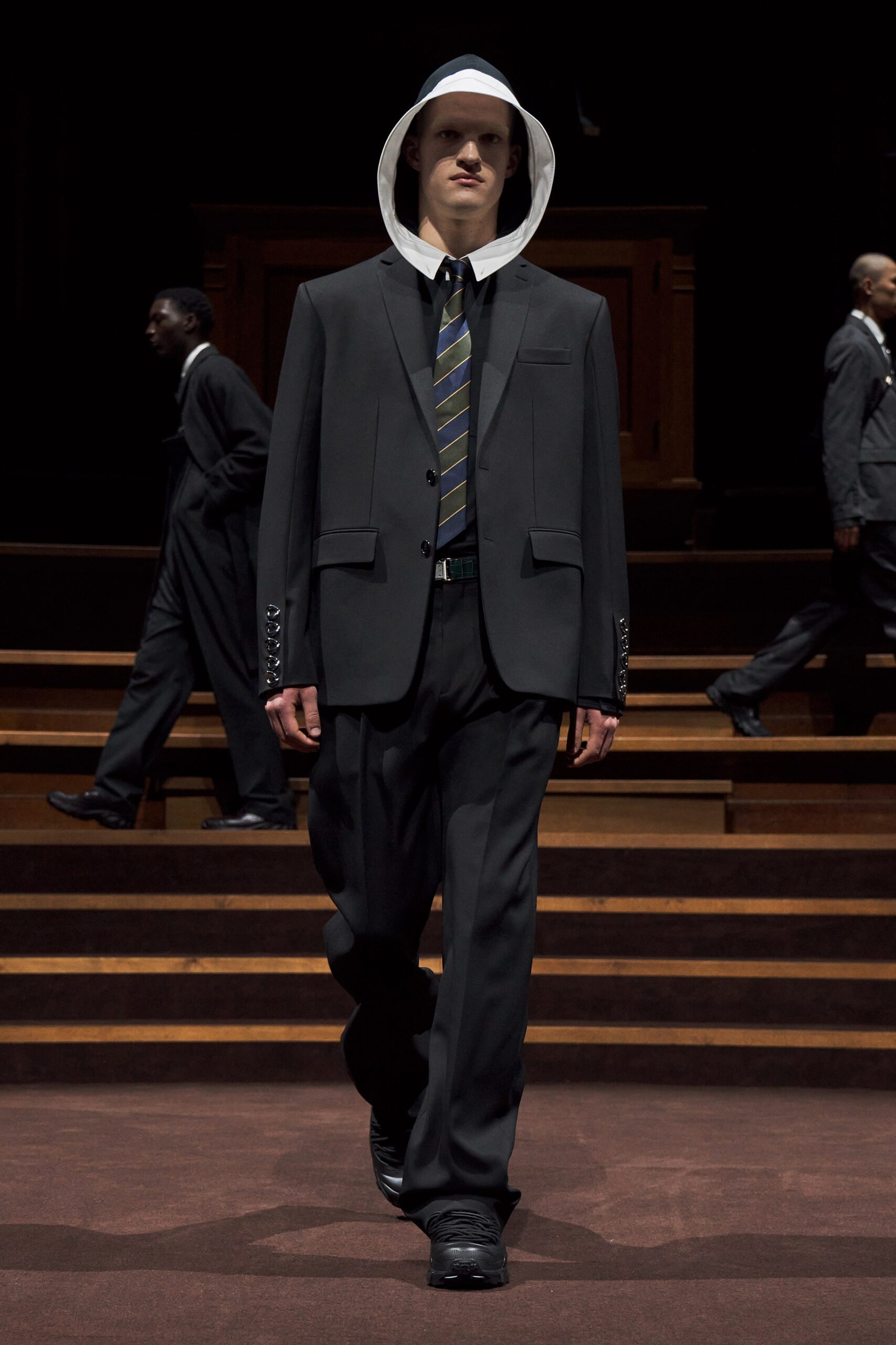 Burberry F/W 22 Menswear Look 97
