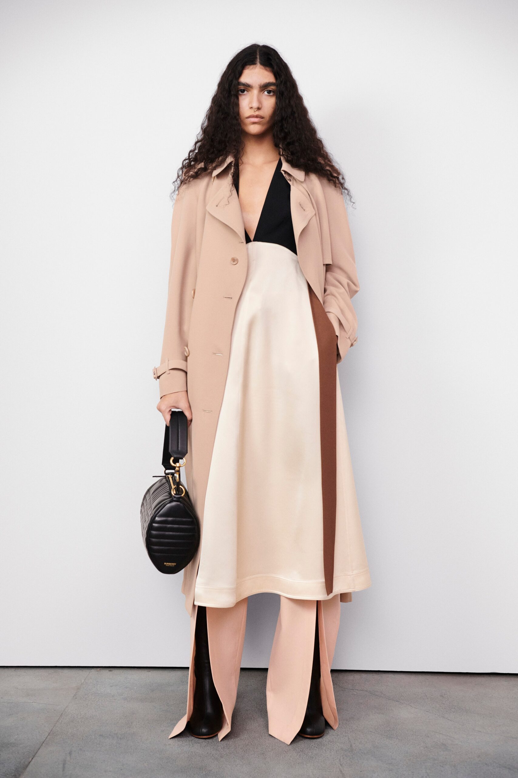 Burberry F/W 22 Look 112