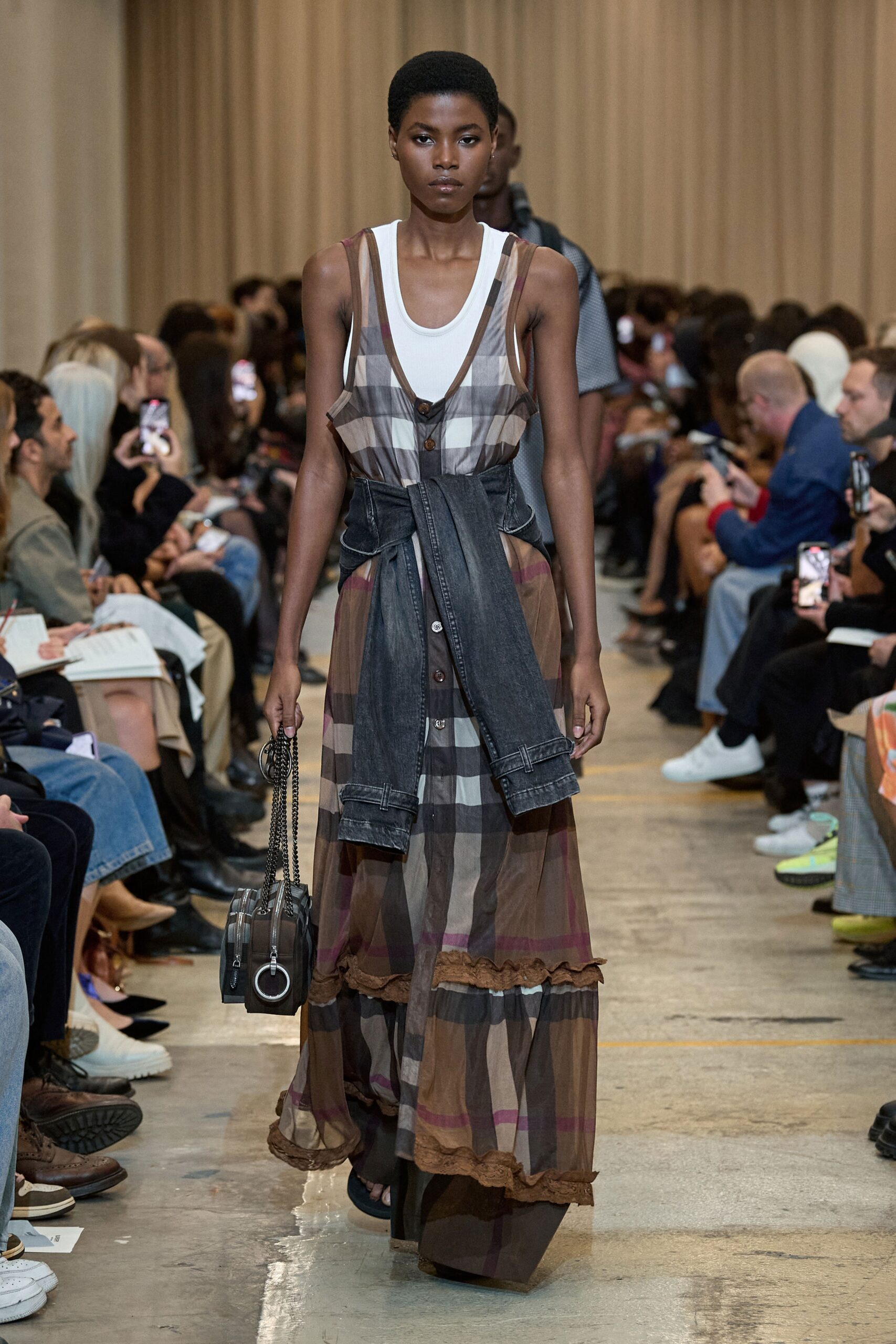 Burberry S/S 23 Look 111