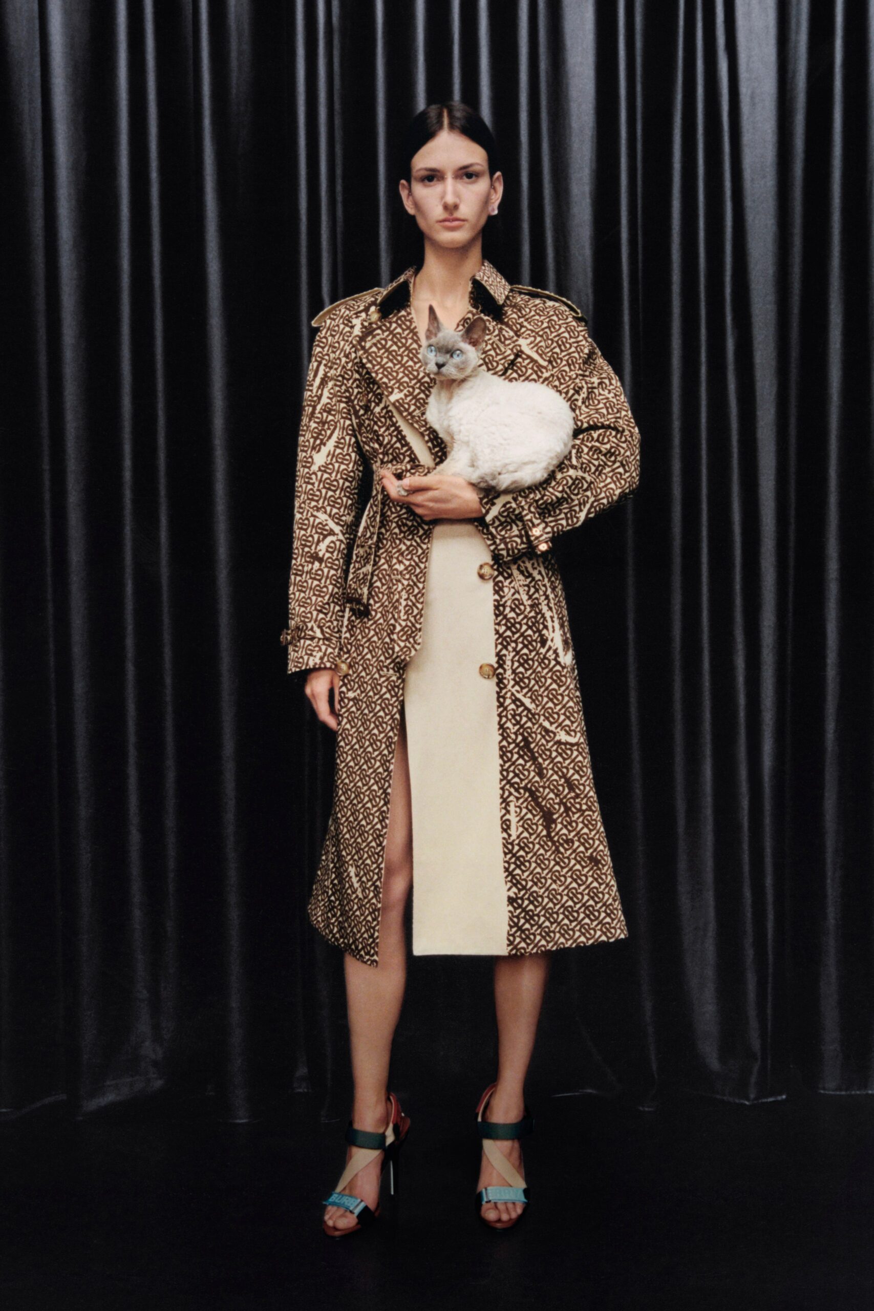 Burberry Resort 22 Look 157