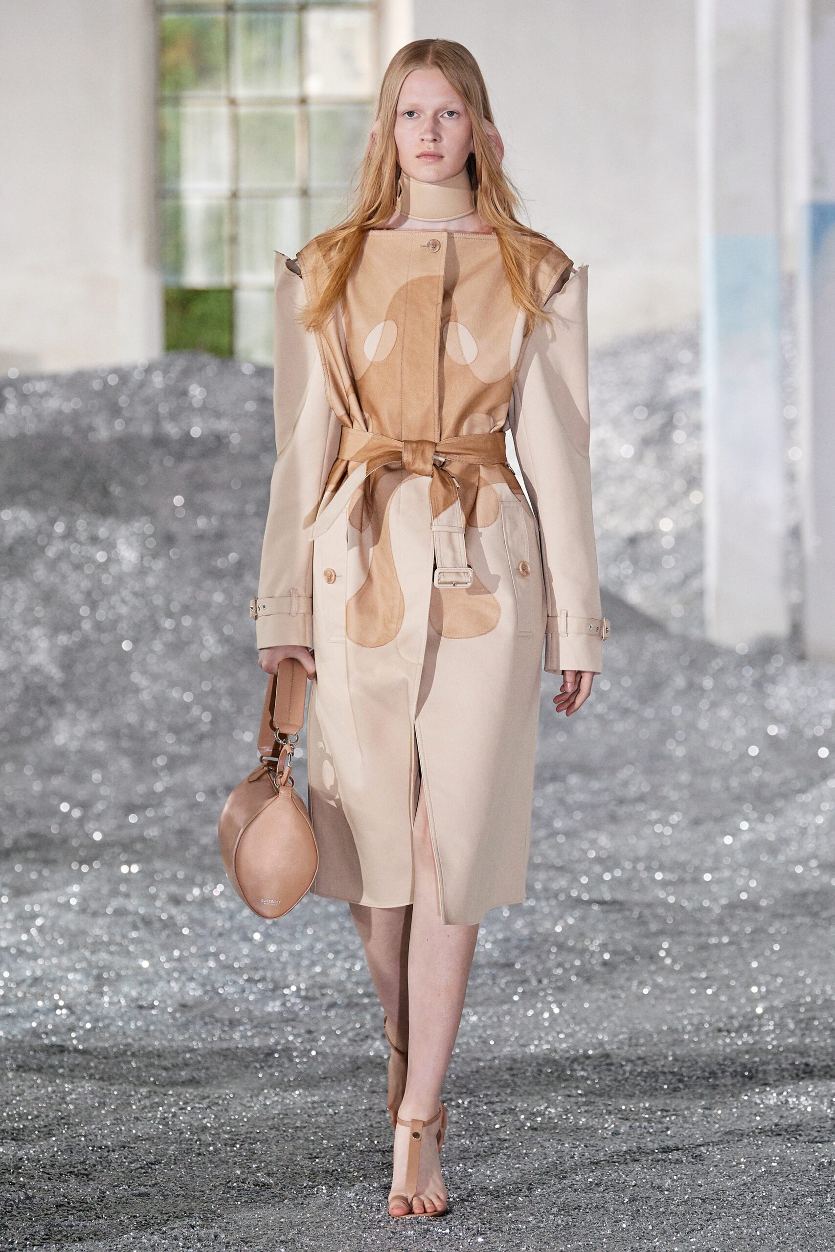 Burberry S/S 22 Look 139