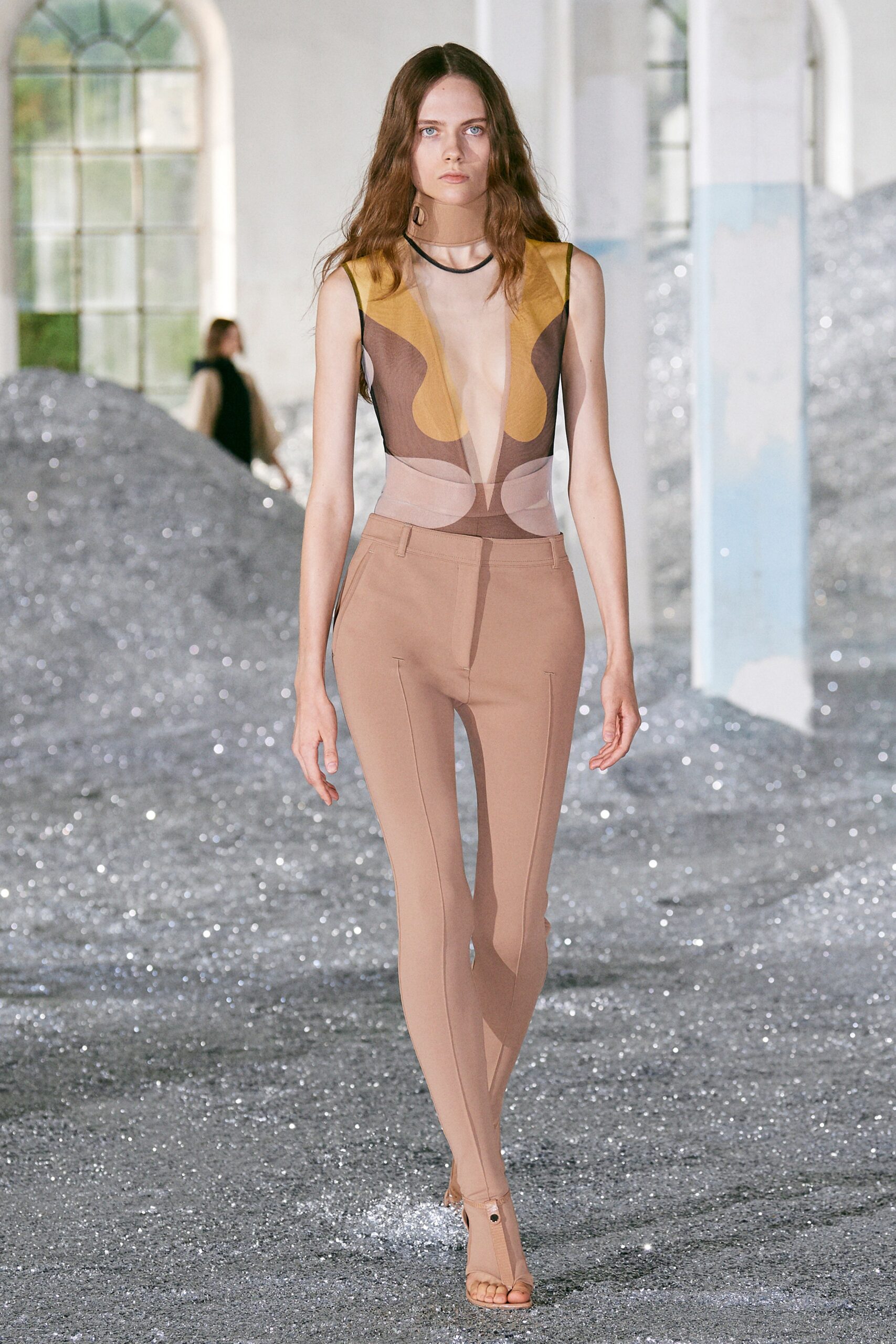 Burberry S/S 22 Look 144