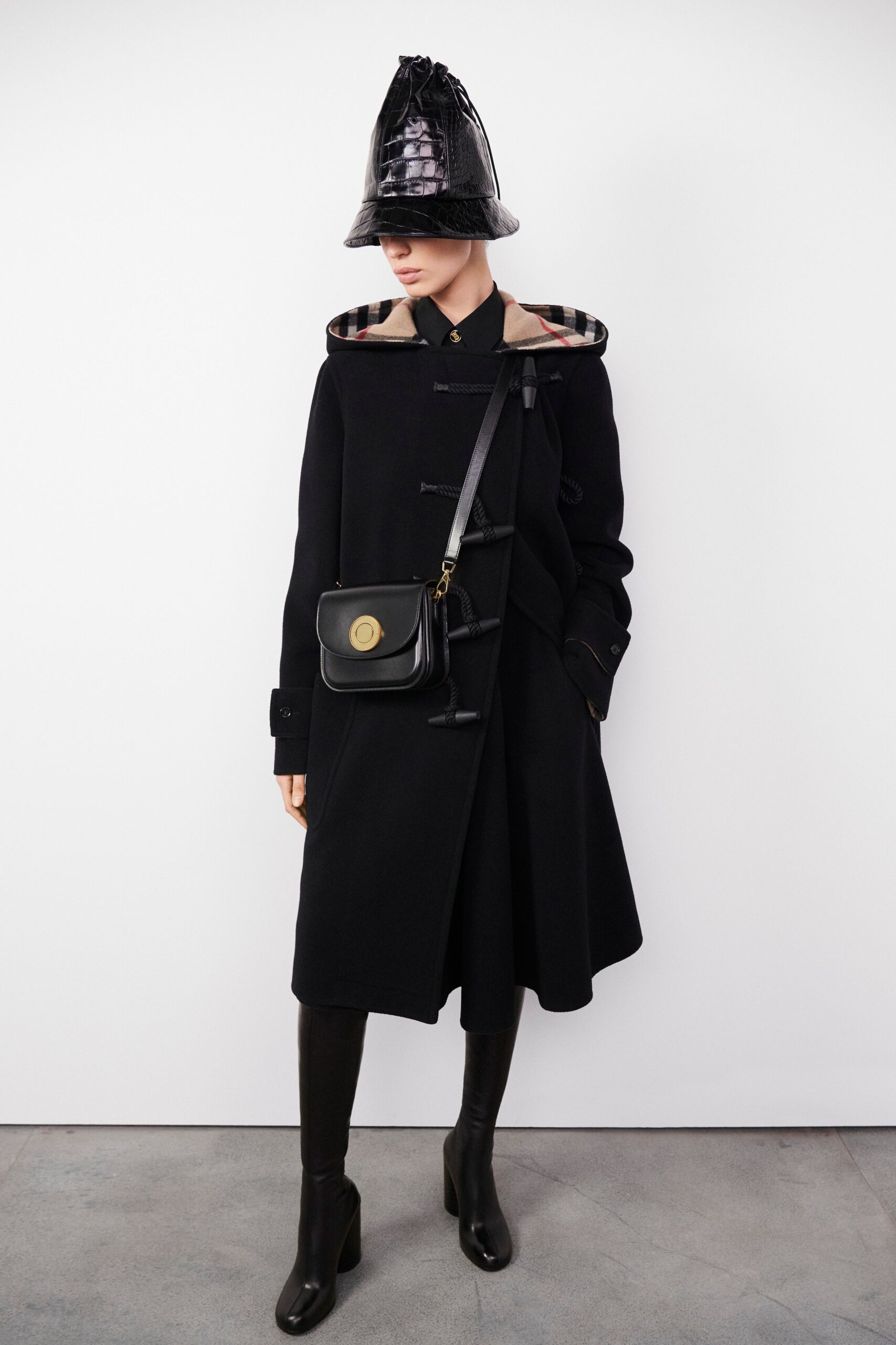Burberry F/W 22 Look 183