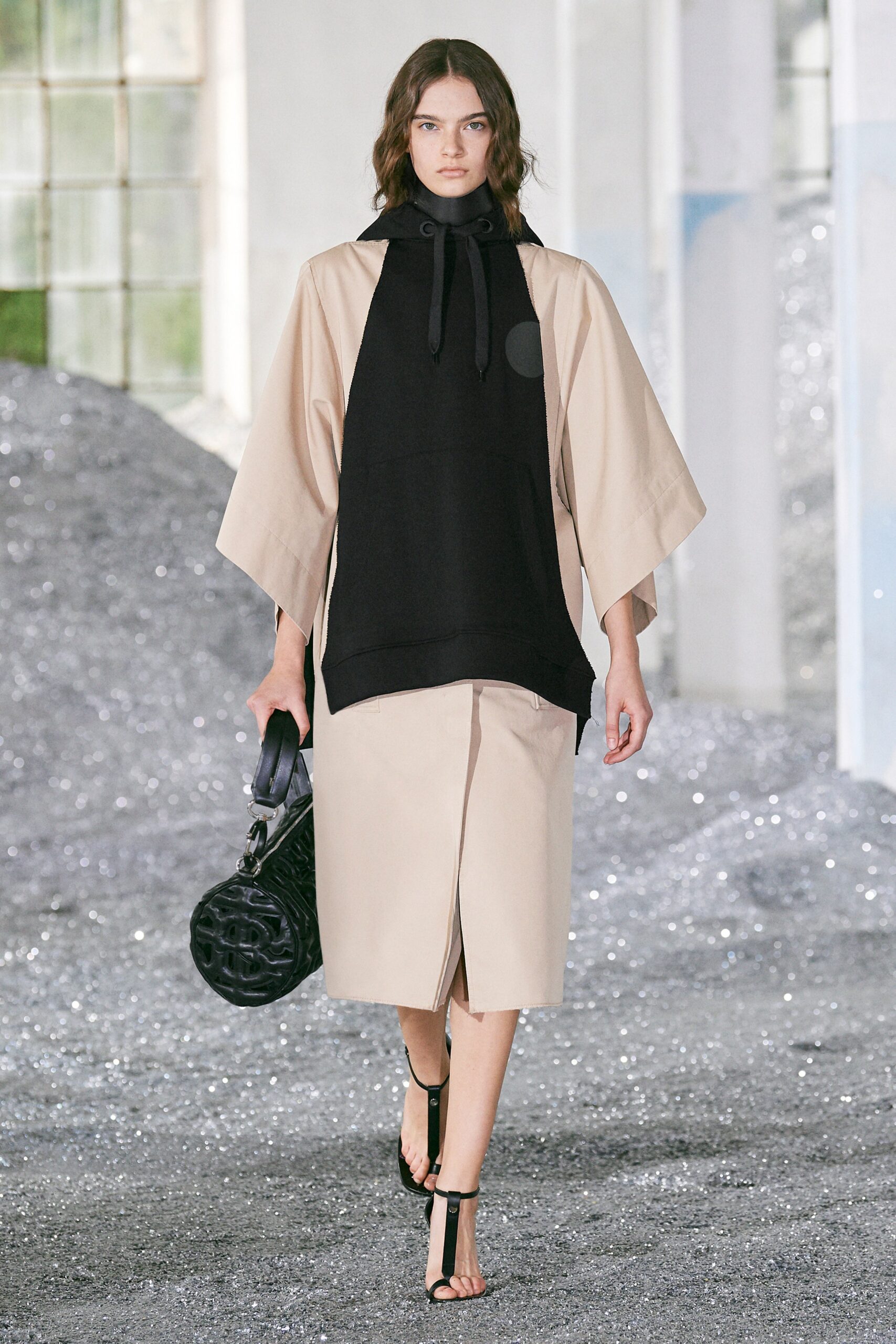Burberry S/S 22 Look 161