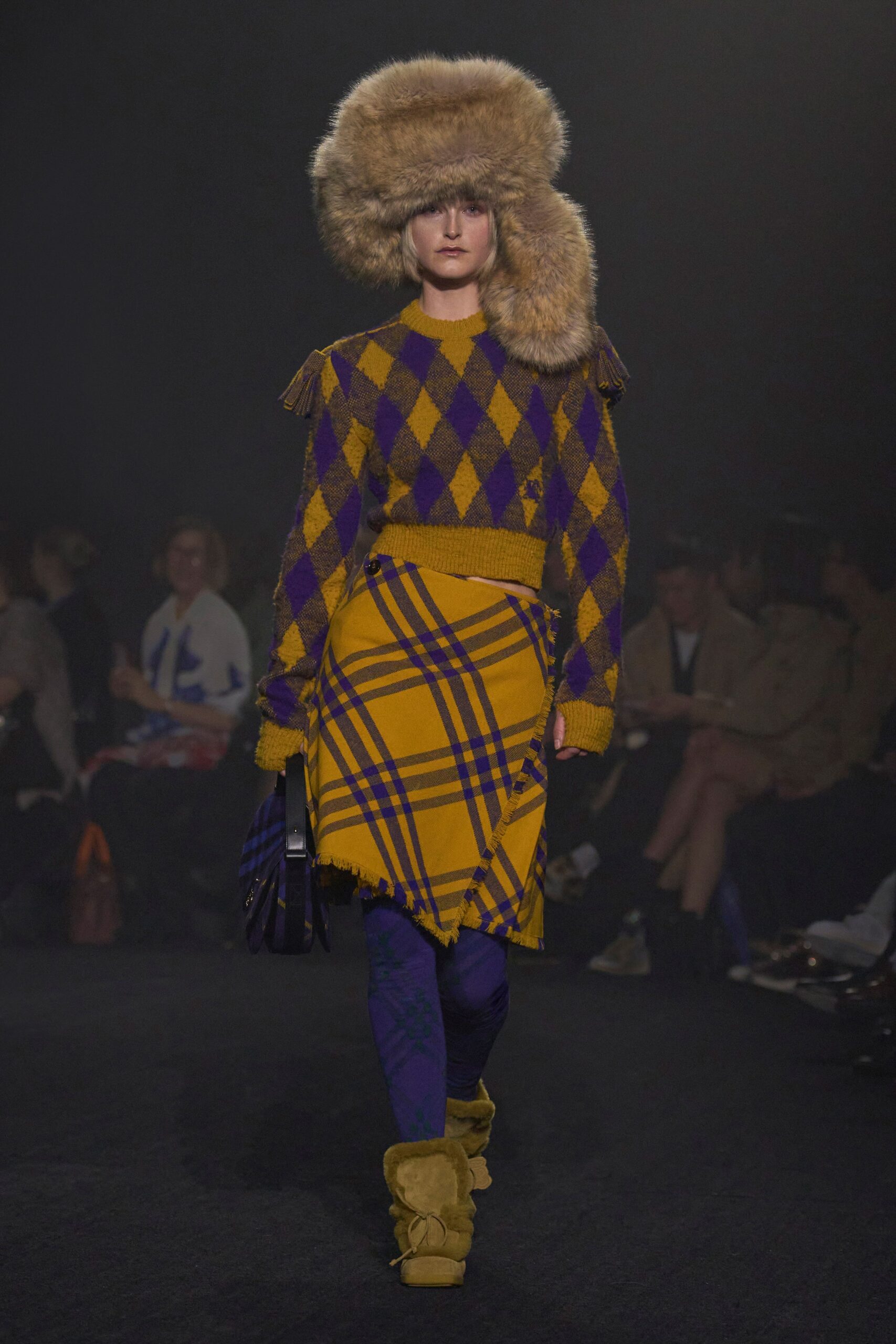 Burberry F/W 23 Look 176