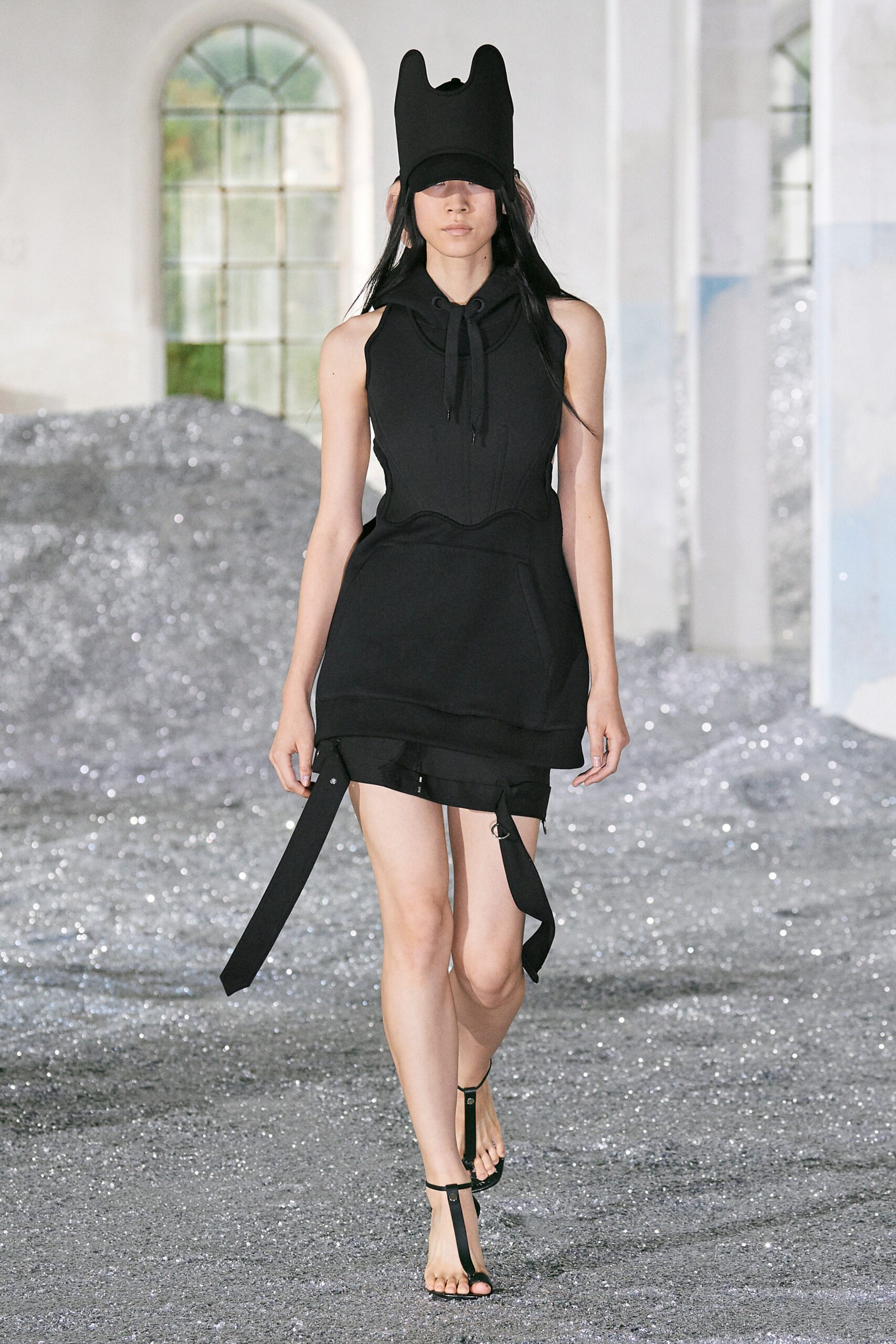 Burberry S/S 22 Look 166