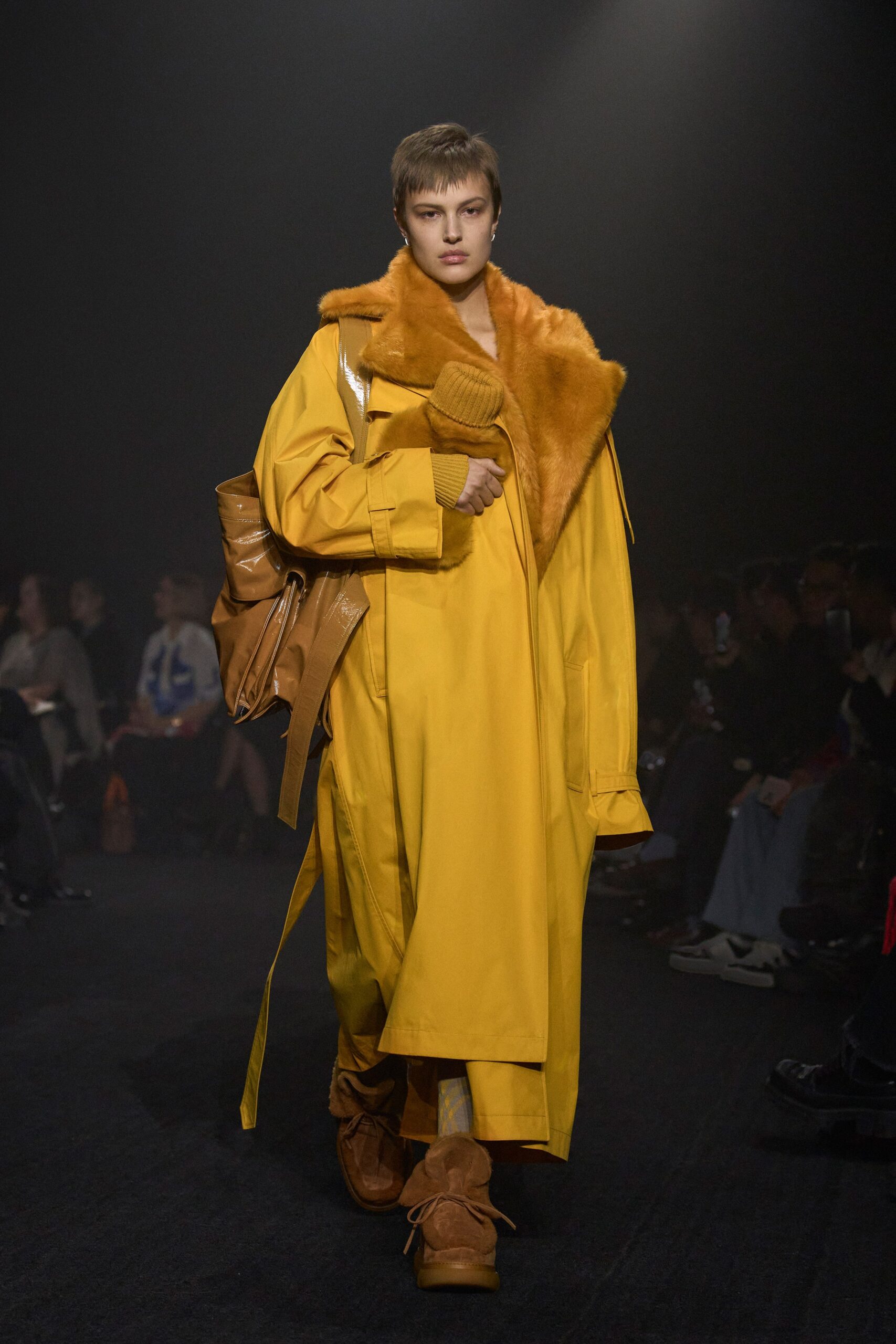 Burberry F/W 23 Look 193