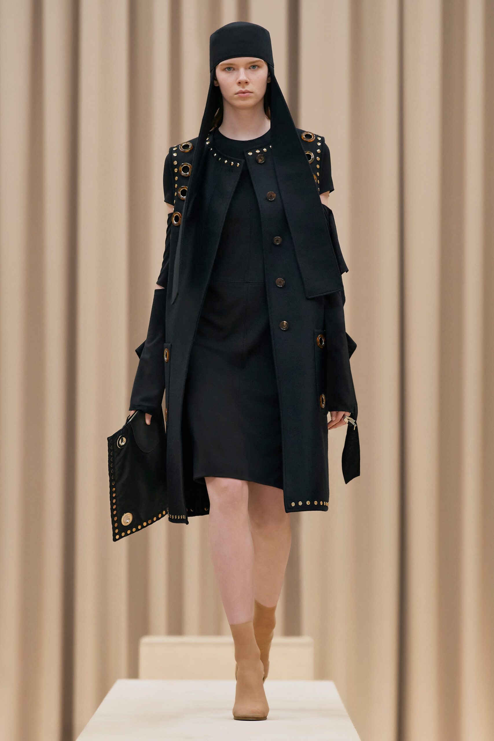 Burberry F/W 21 Look 224