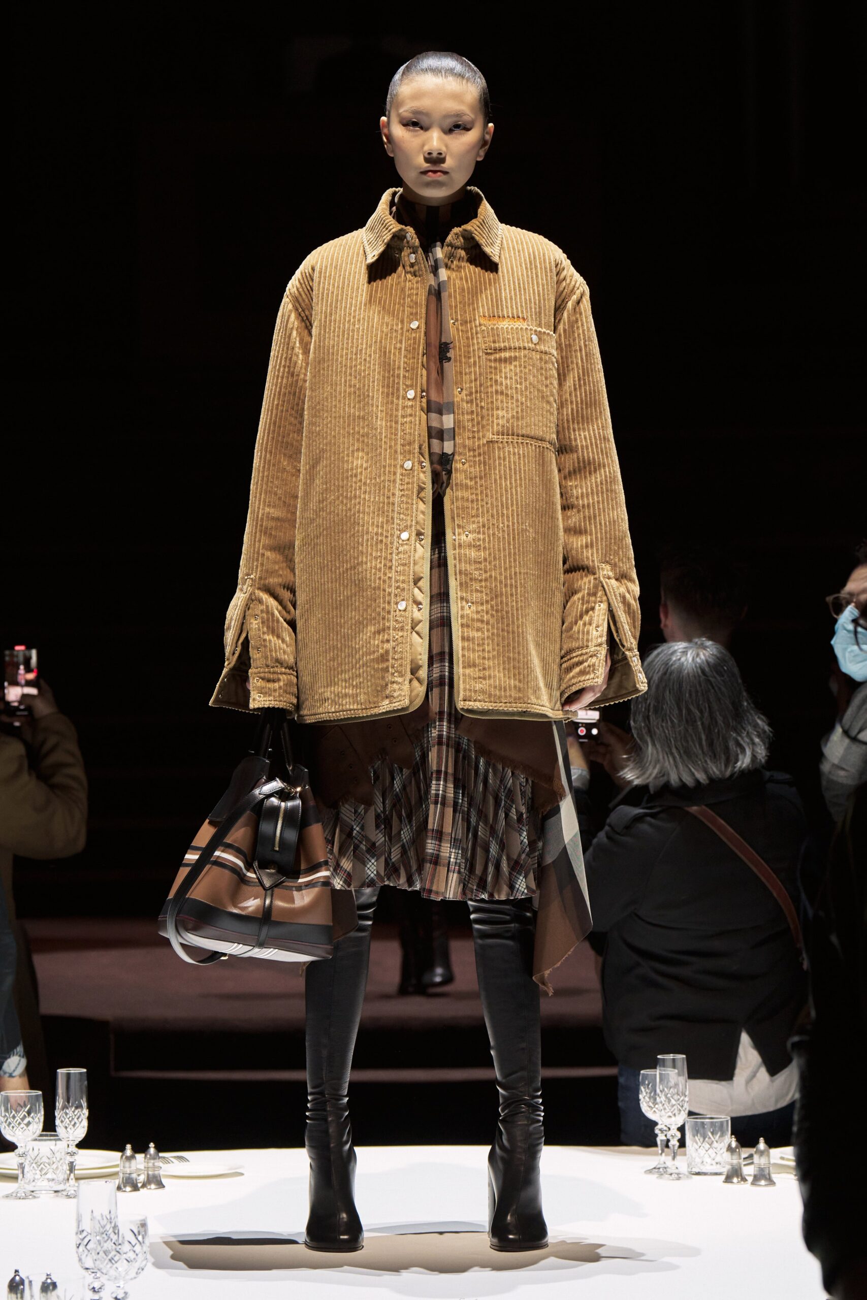 Burberry F/W 22 Look 289