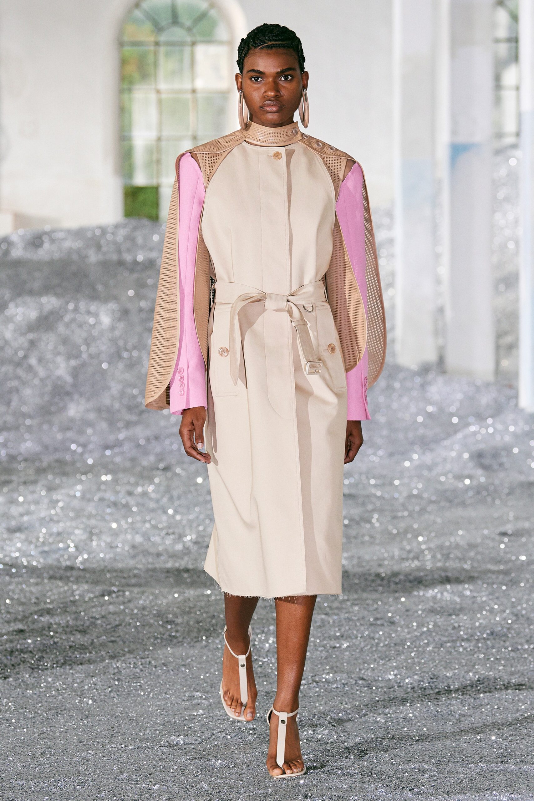 Burberry S/S 22 Look 229