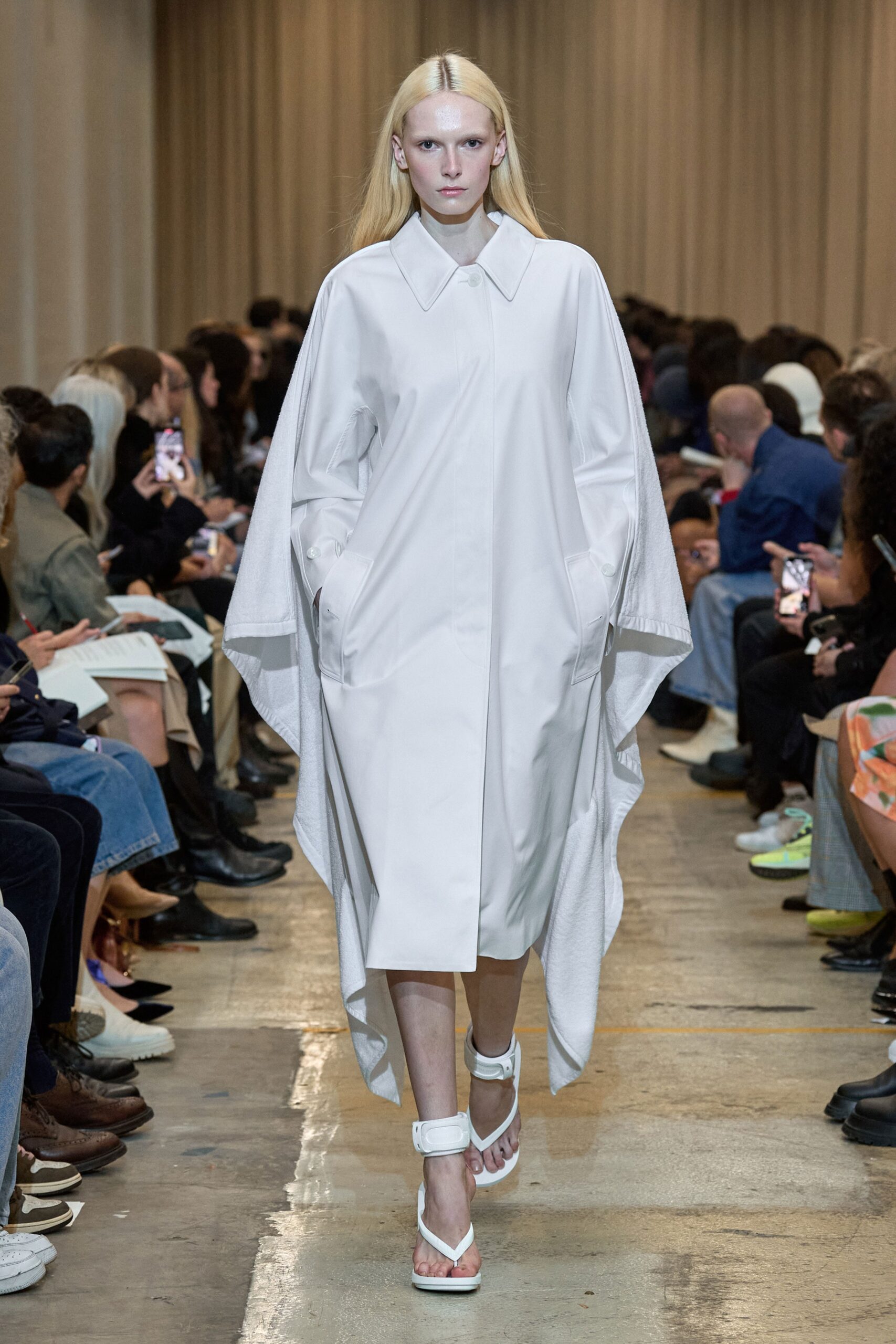 Burberry S/S 23 Look 236