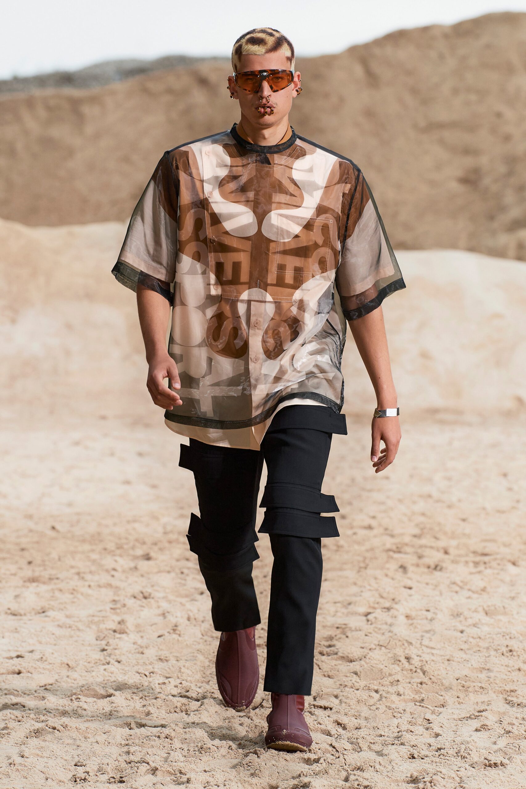 Burberry S/S 22 Menswear Look 256