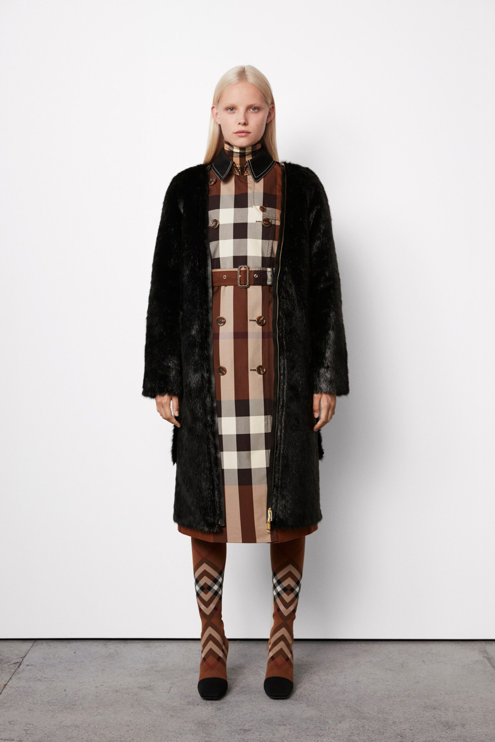 Burberry Resort 22 Look 286