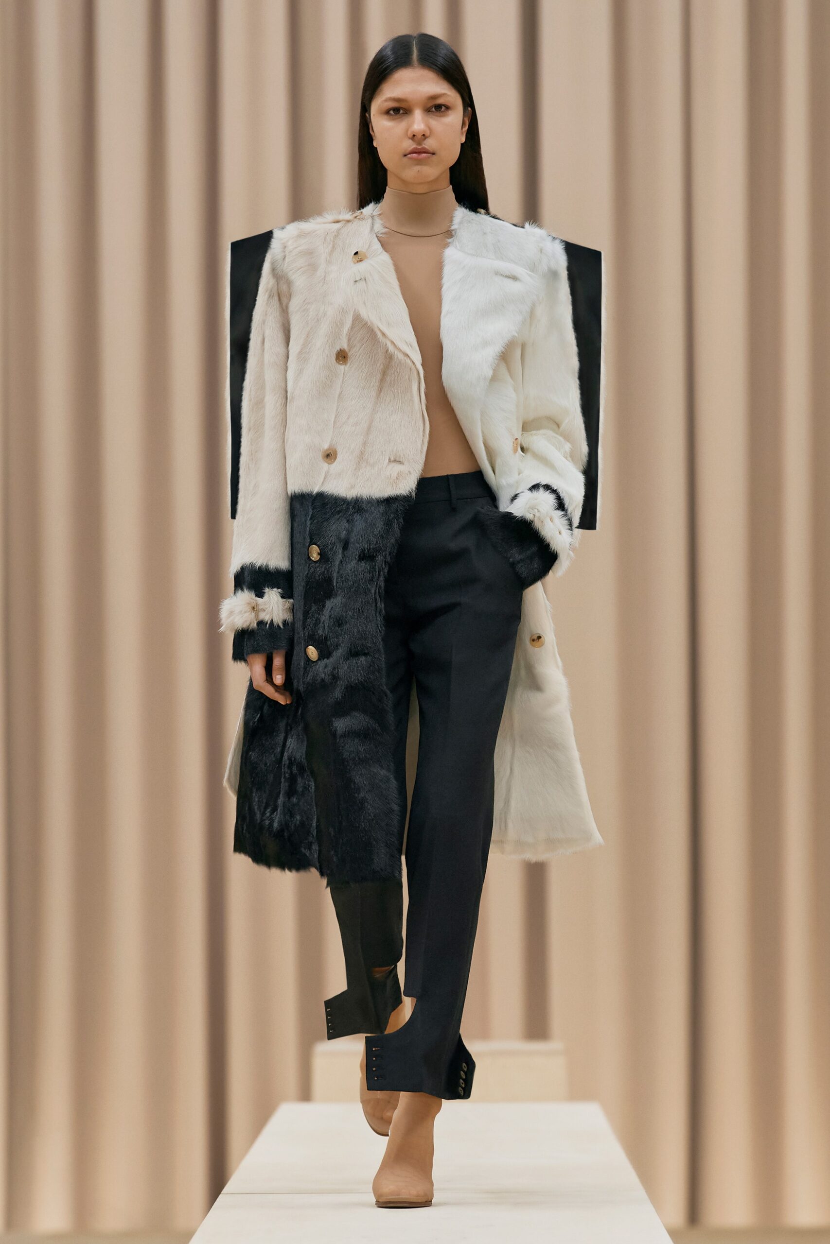 Burberry F/W 21 Look 316