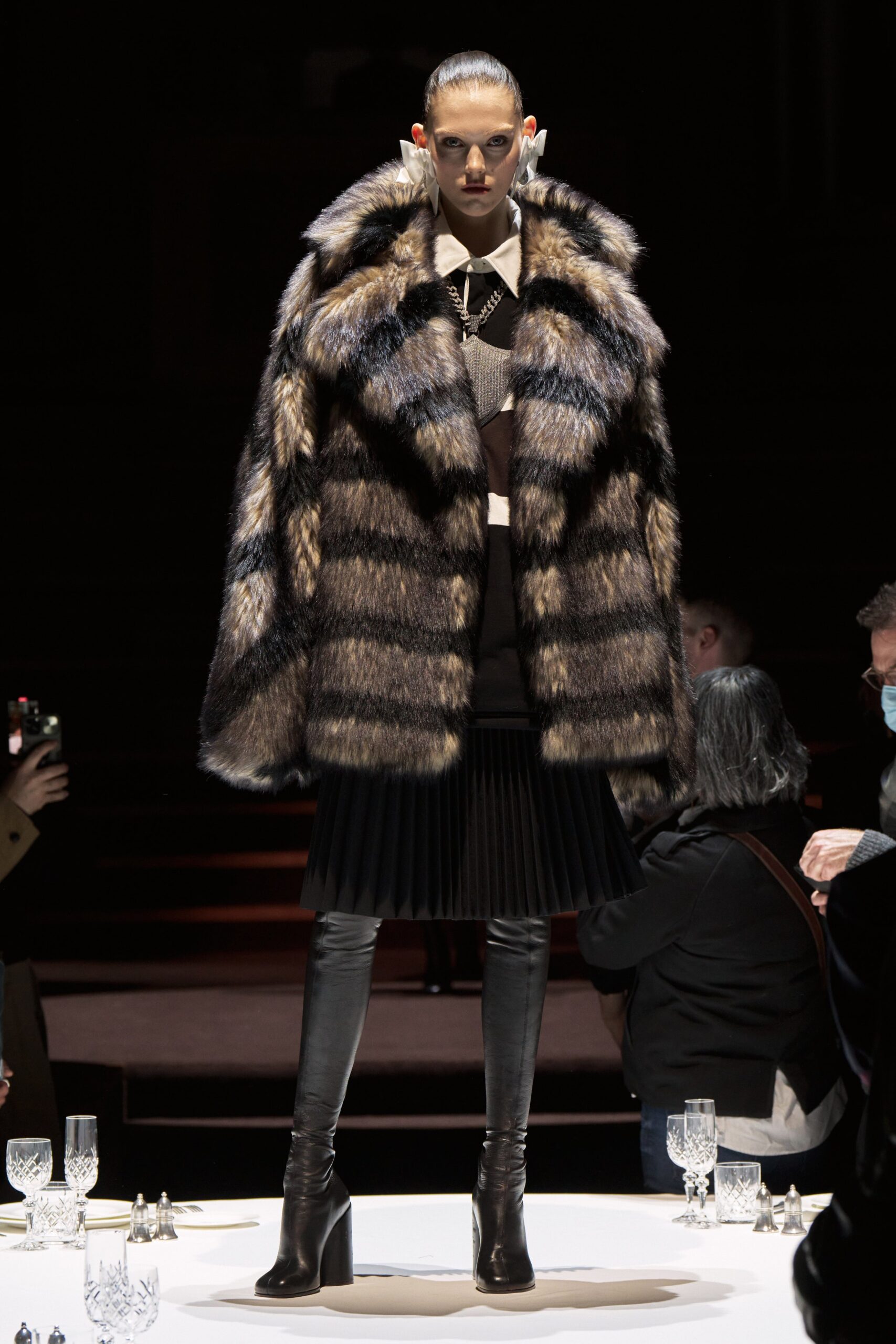Burberry F/W 22 Look 356