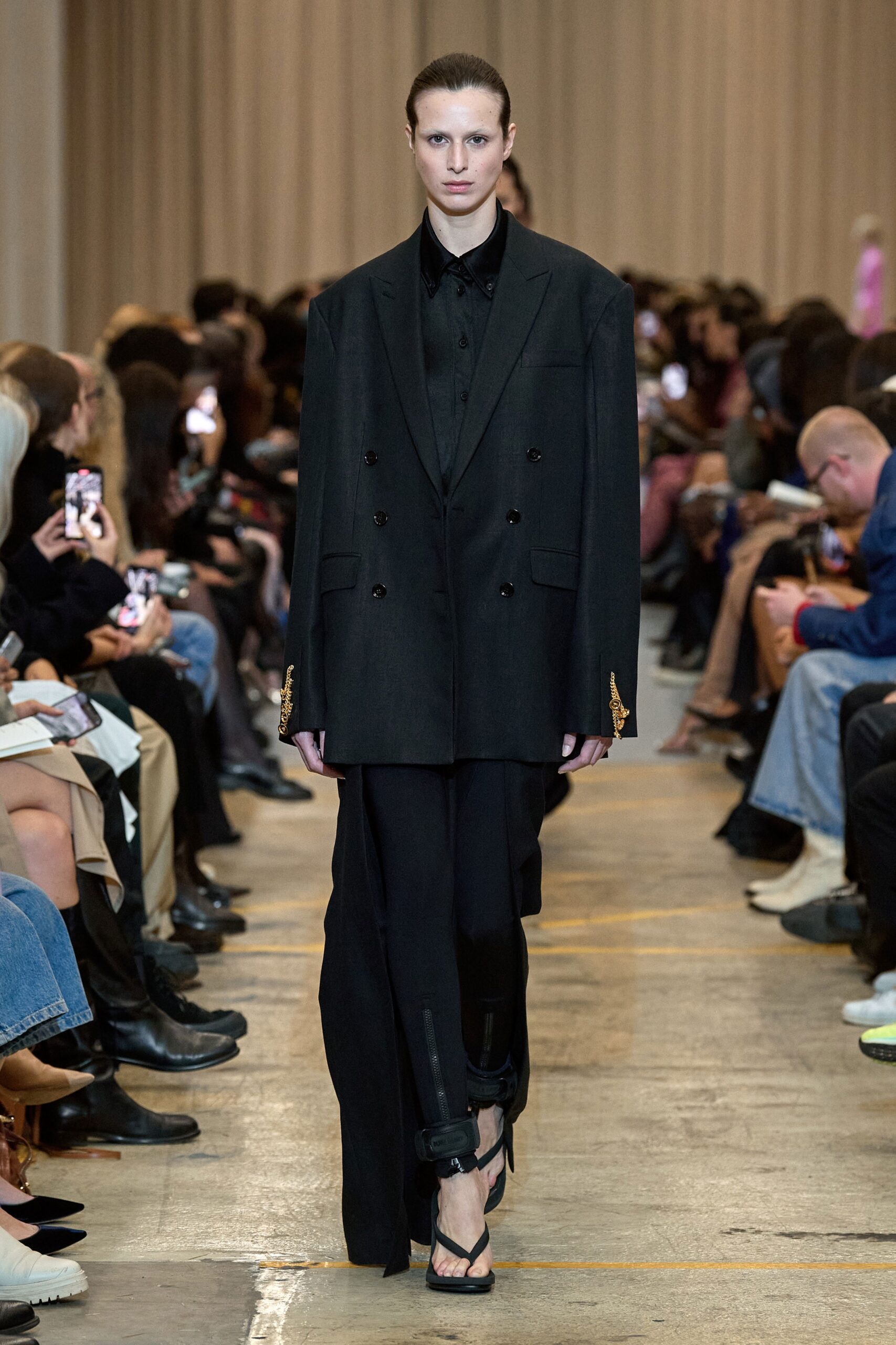 Burberry S/S 23 Look 271