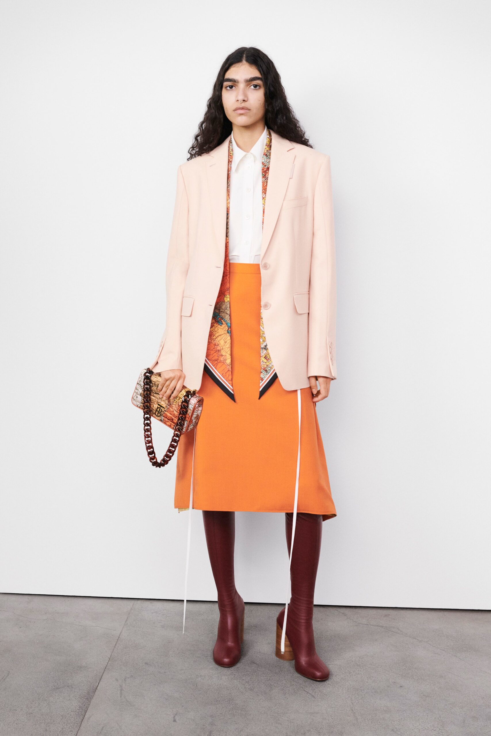 Burberry F/W 22 Look 323