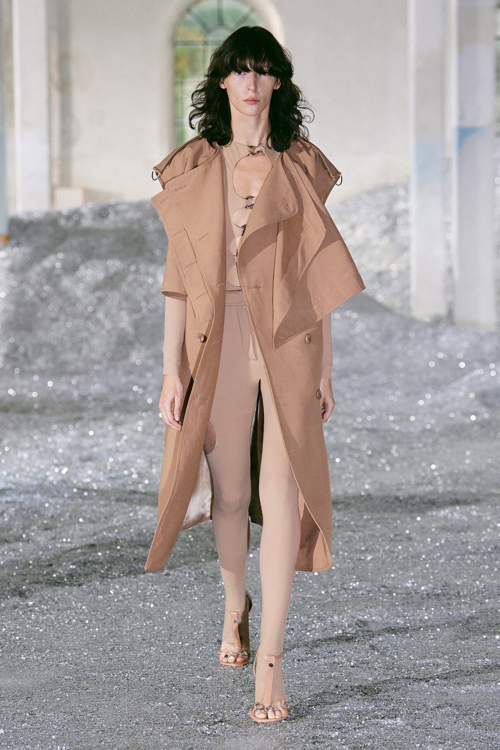 Burberry S/S 22 Look 302