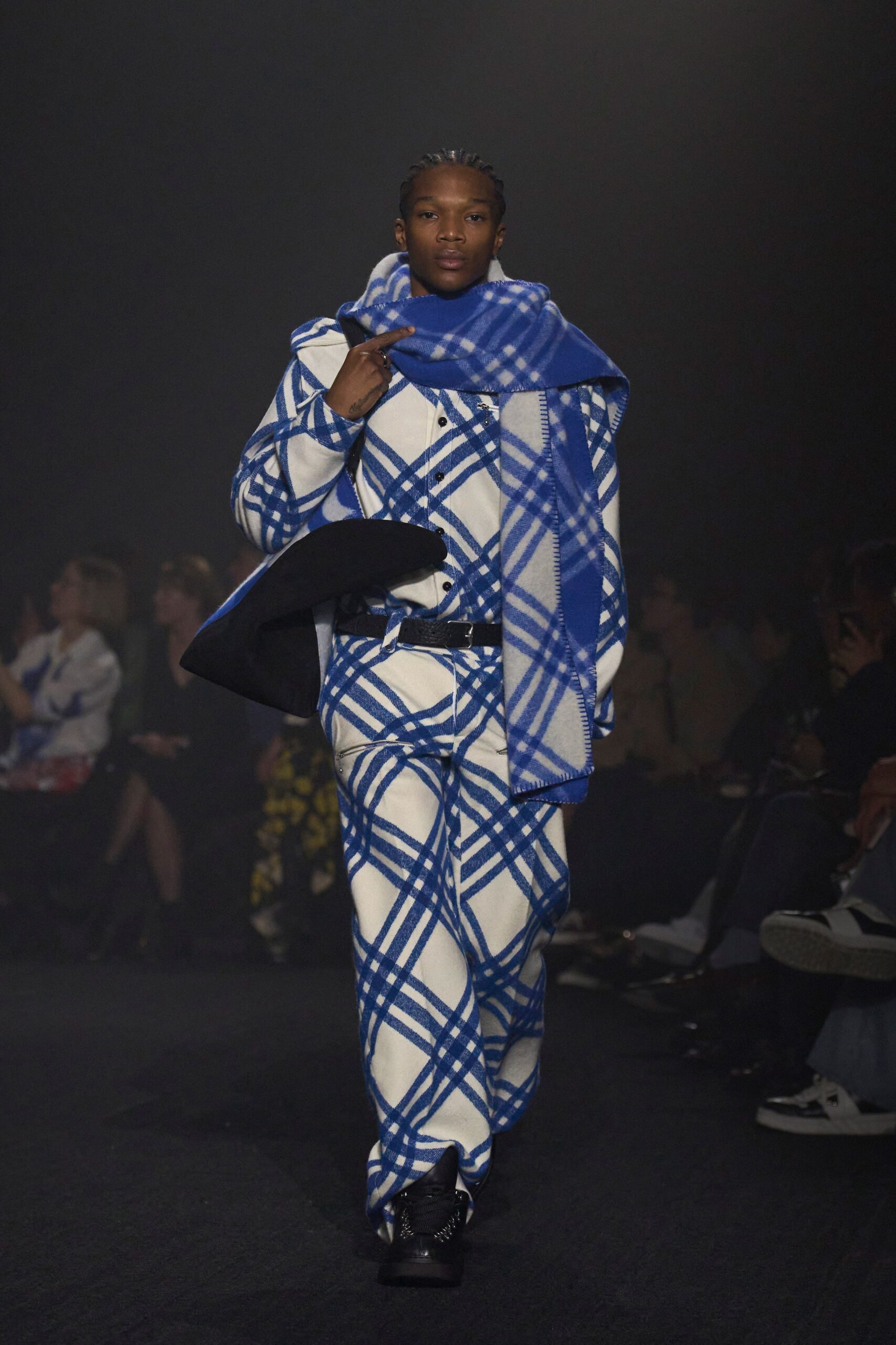 Burberry F/W 23 Look 314