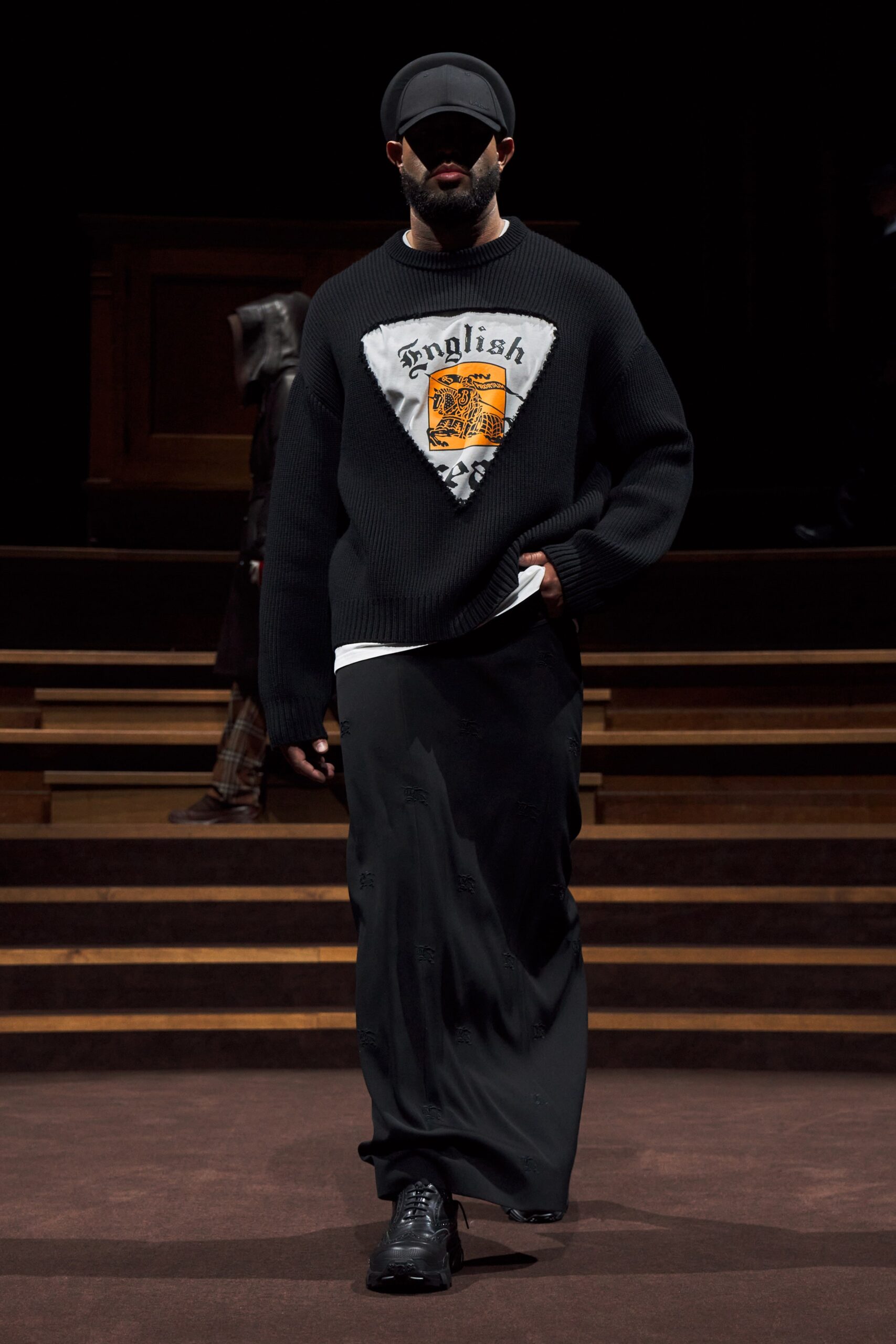 Burberry F/W 22 Menswear Look 379