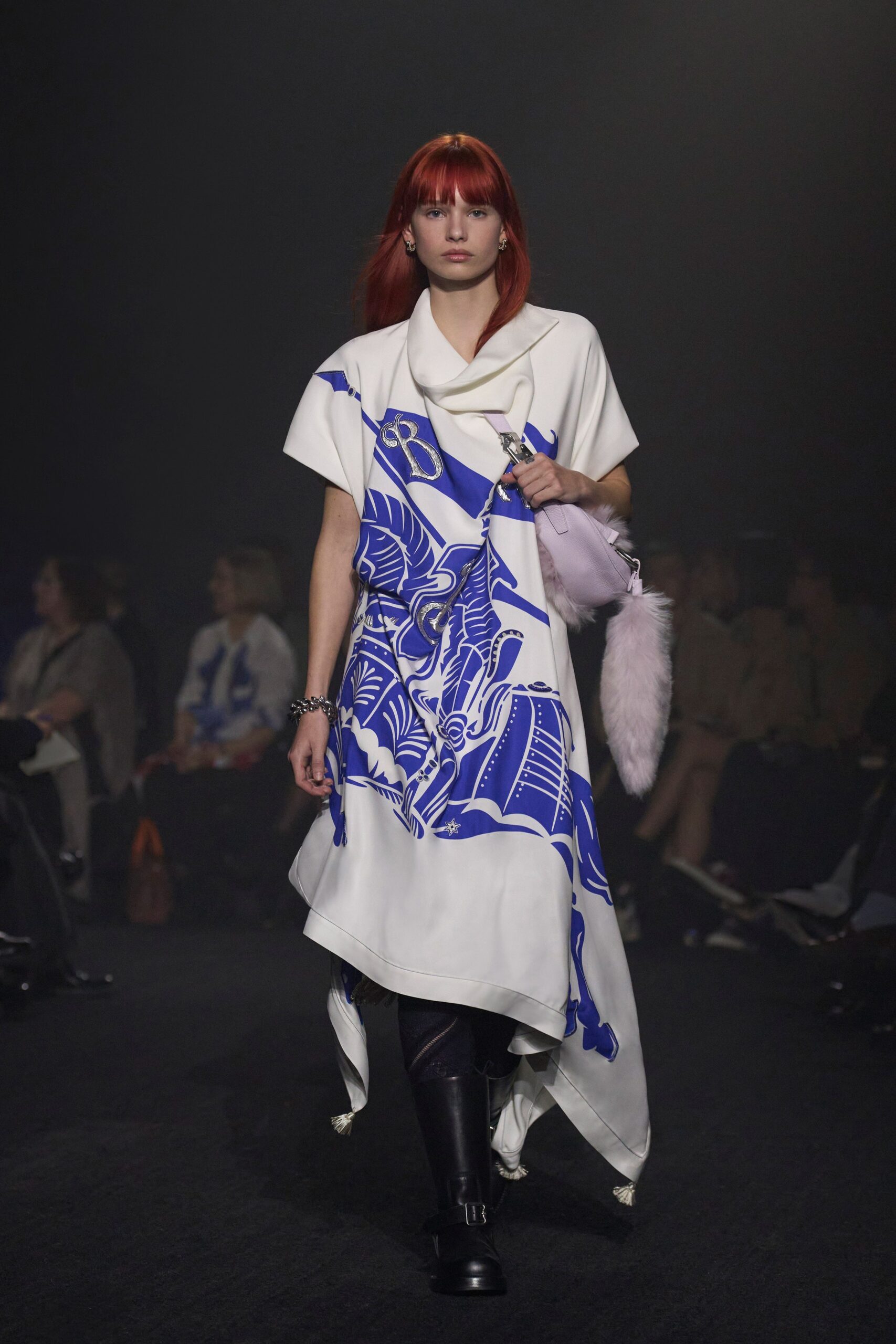 Burberry F/W 23 Look 328