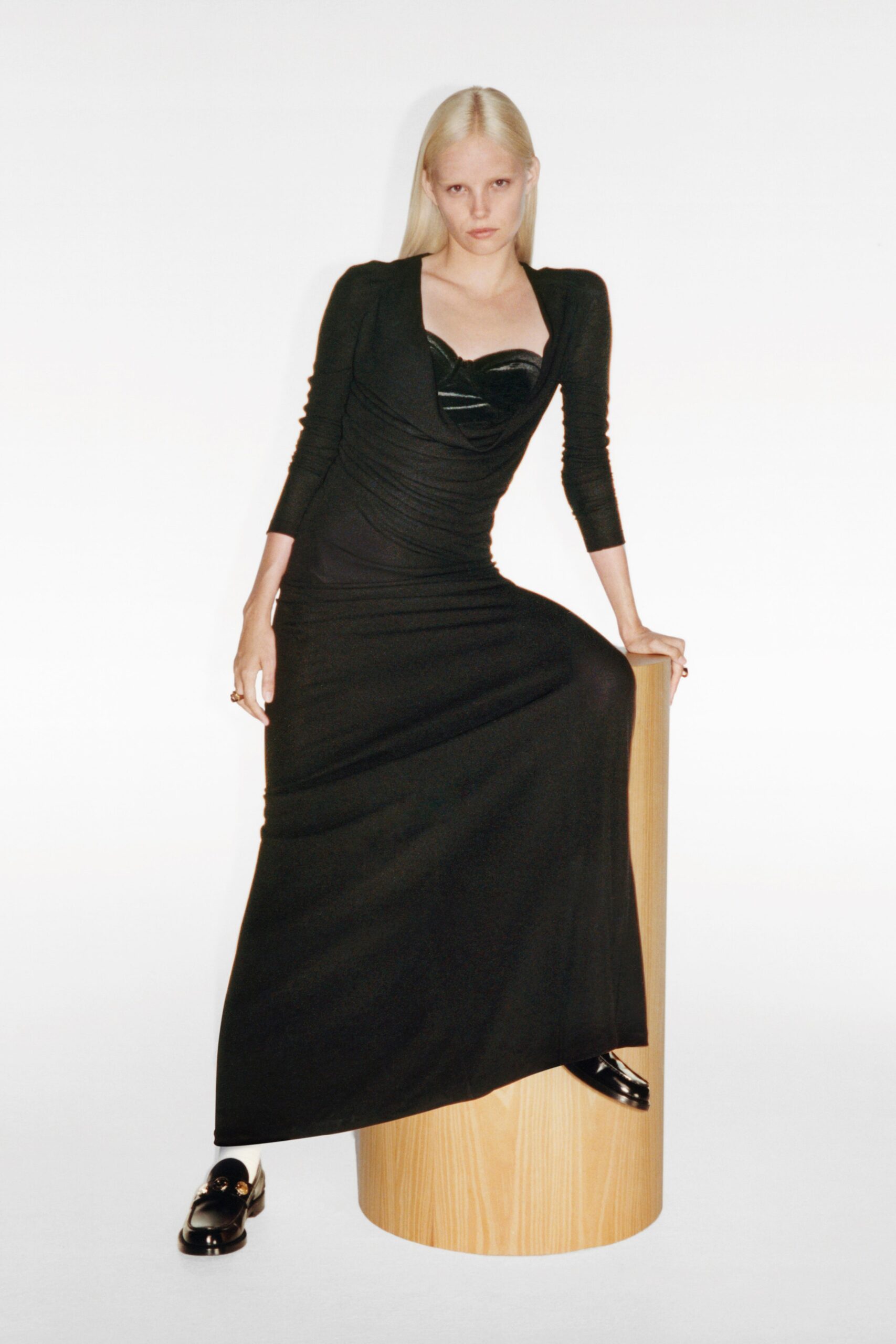 Burberry Resort 22 Look 355