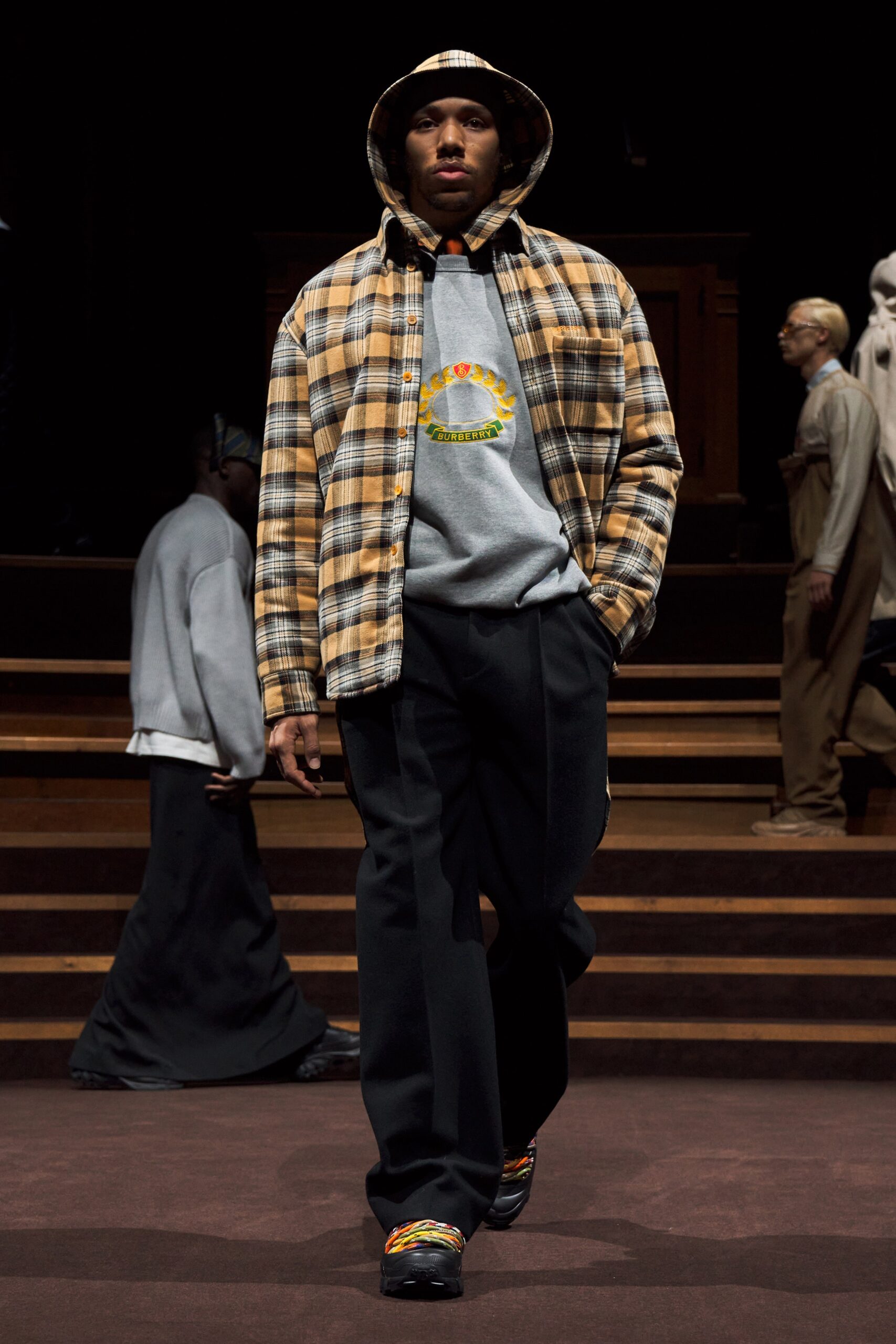 Burberry F/W 22 Menswear Look 384