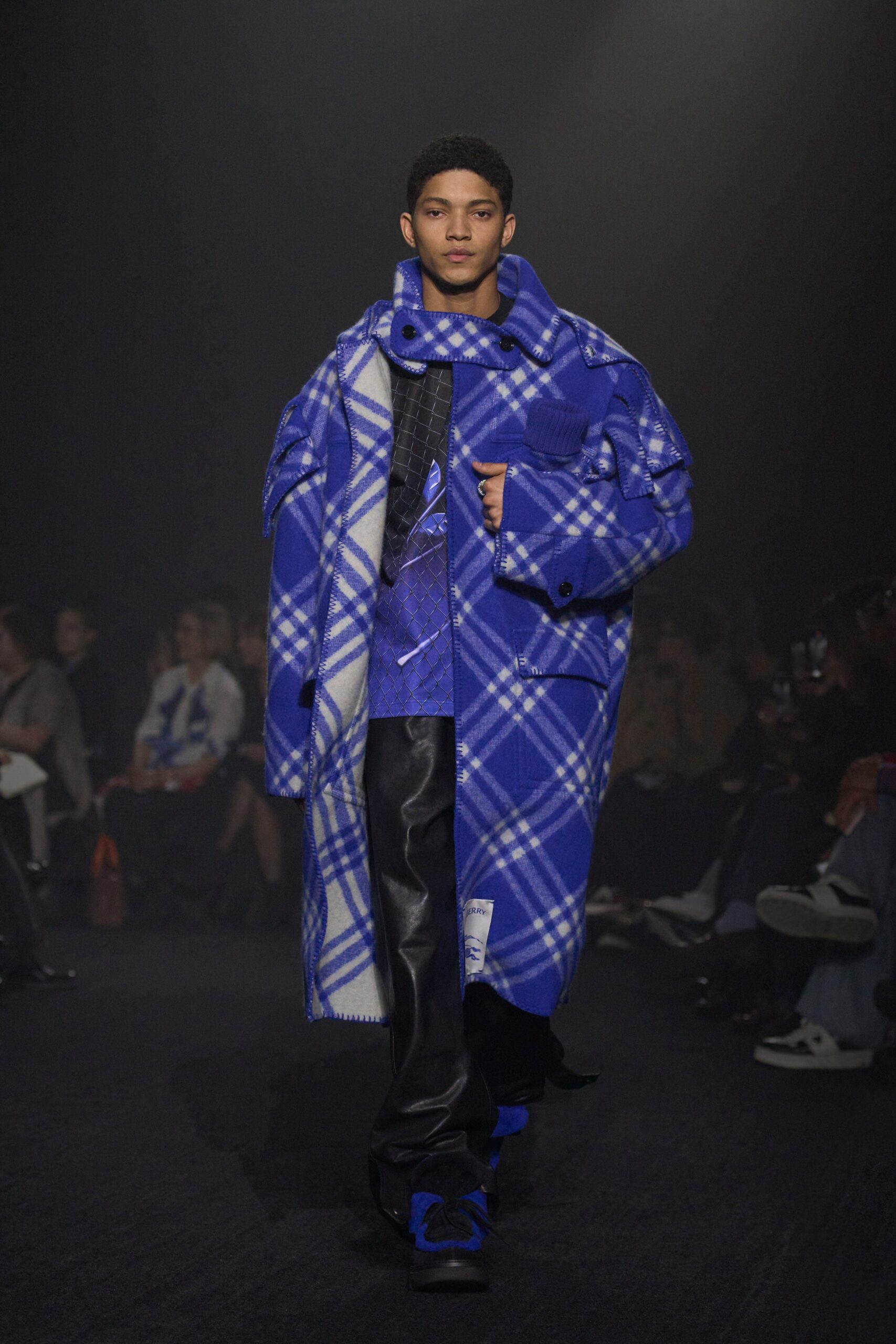 Burberry F/W 23 Look 341