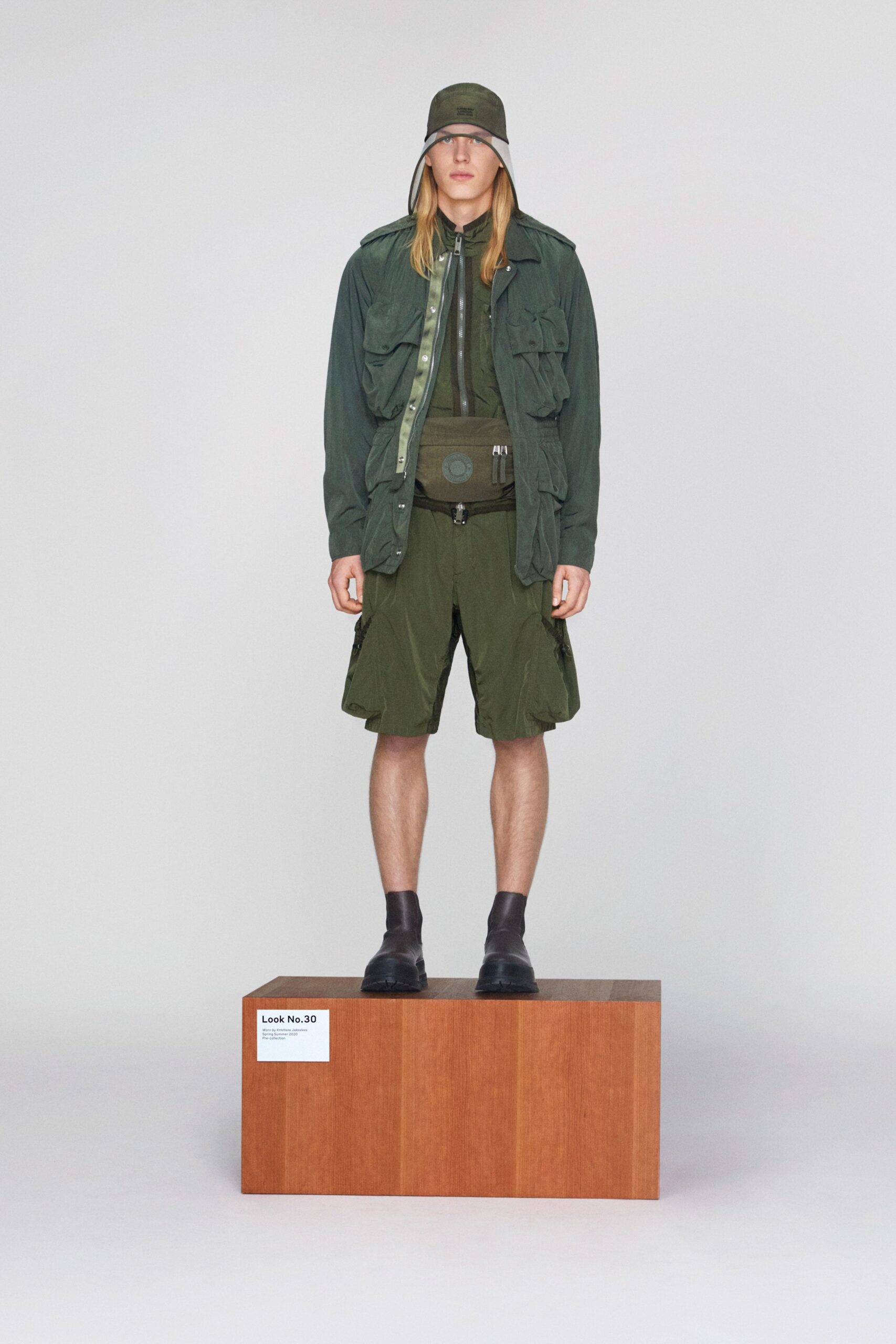 Burberry F/W 20 Look 303