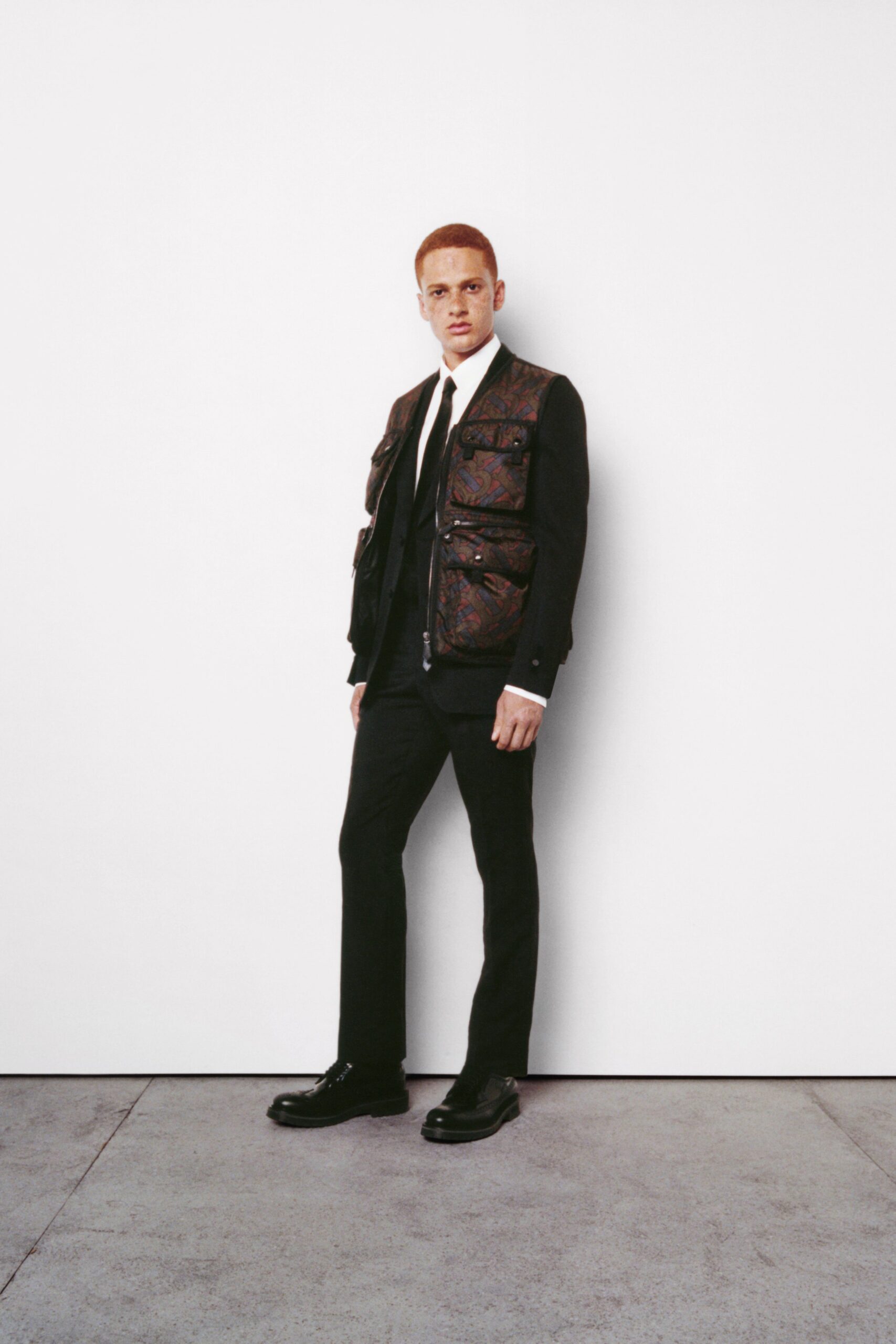 Burberry Resort 22 Look 359