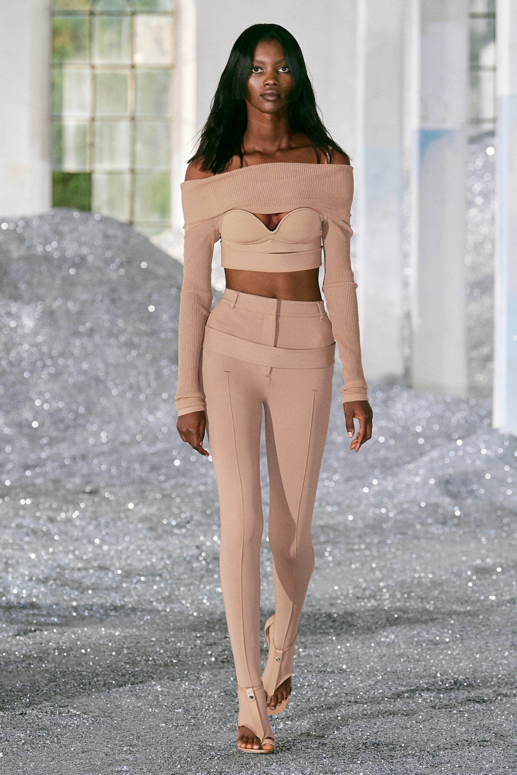 Burberry S/S 22 Look 340