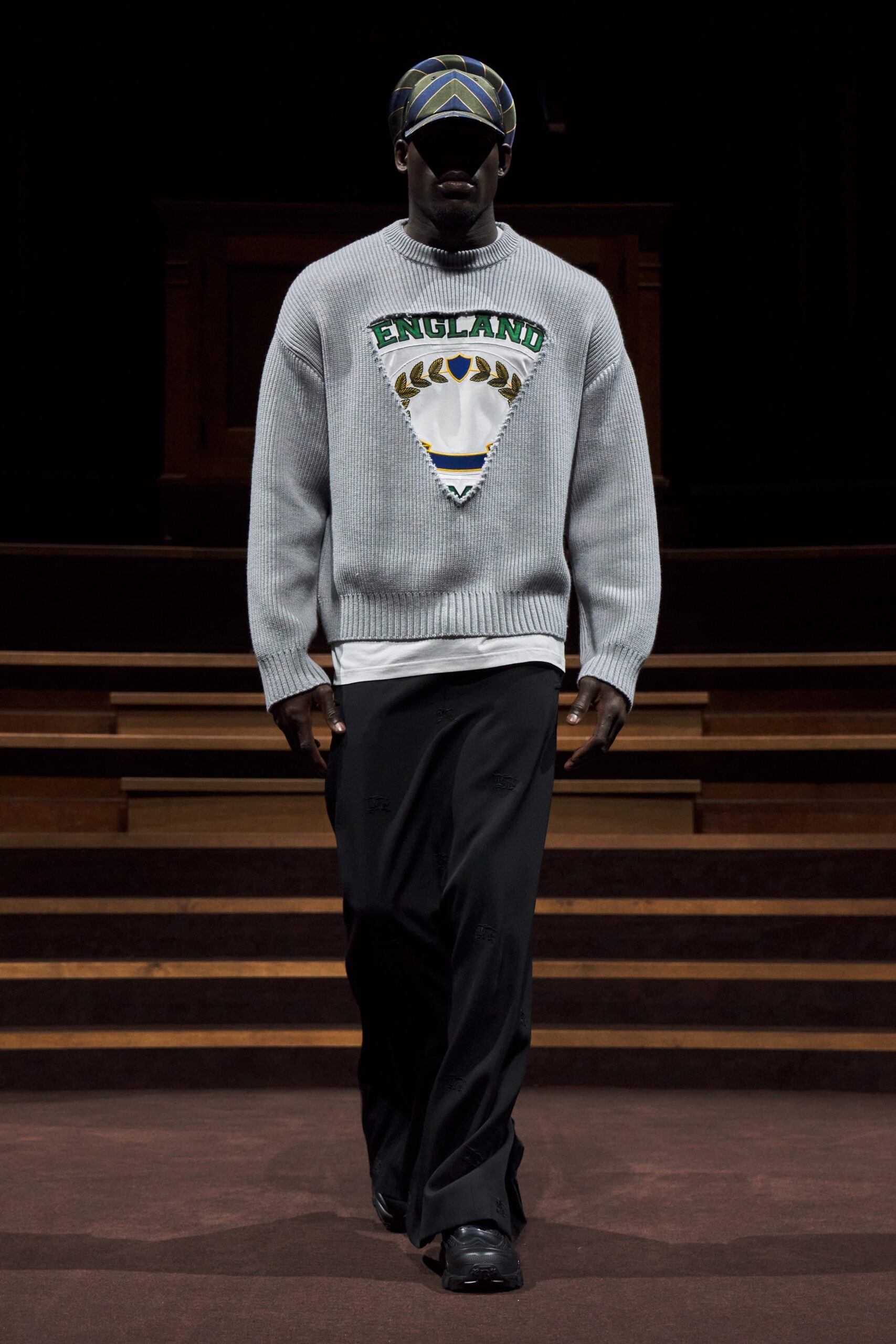 Burberry F/W 22 Menswear Look 401