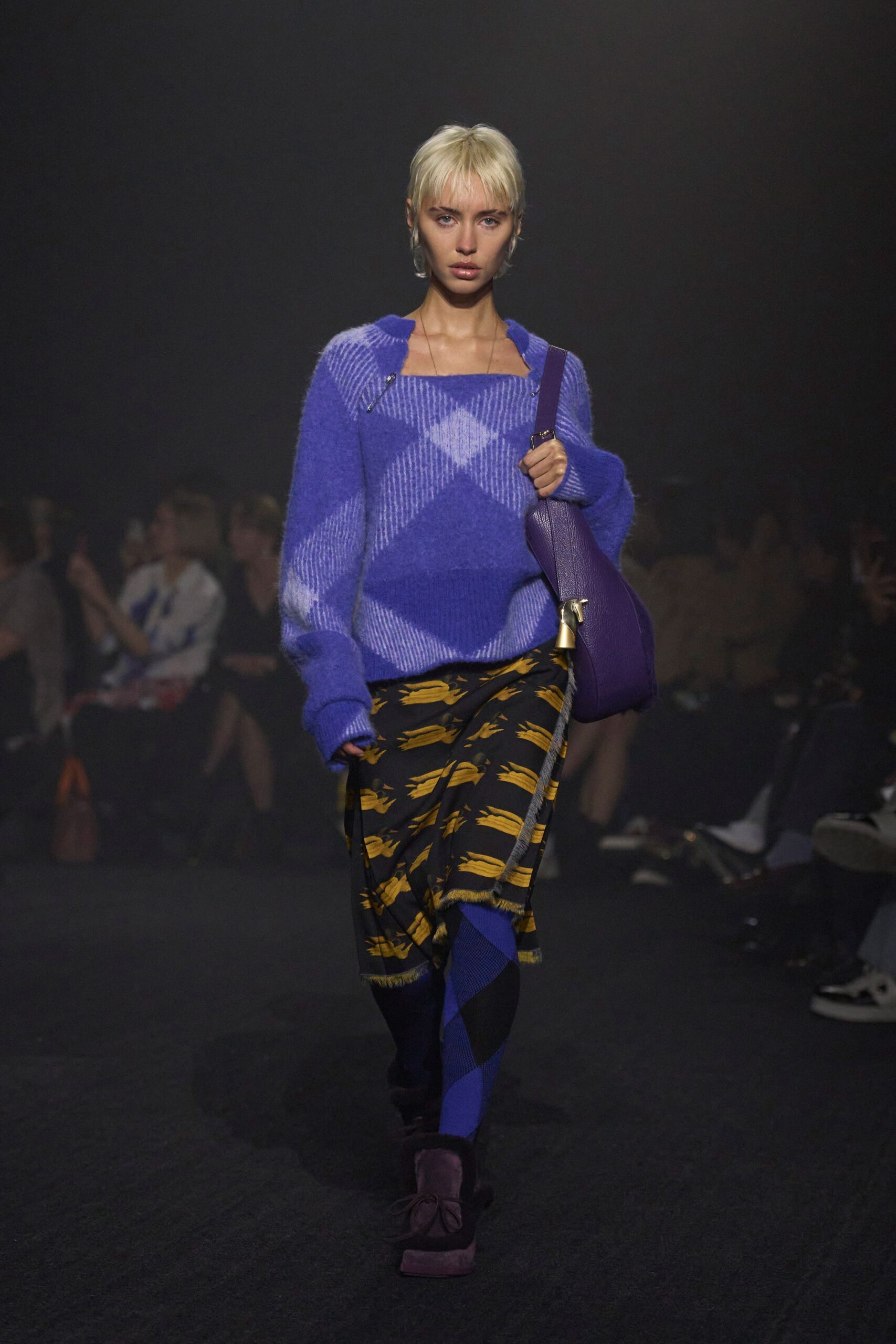 Burberry F/W 23 Look 345