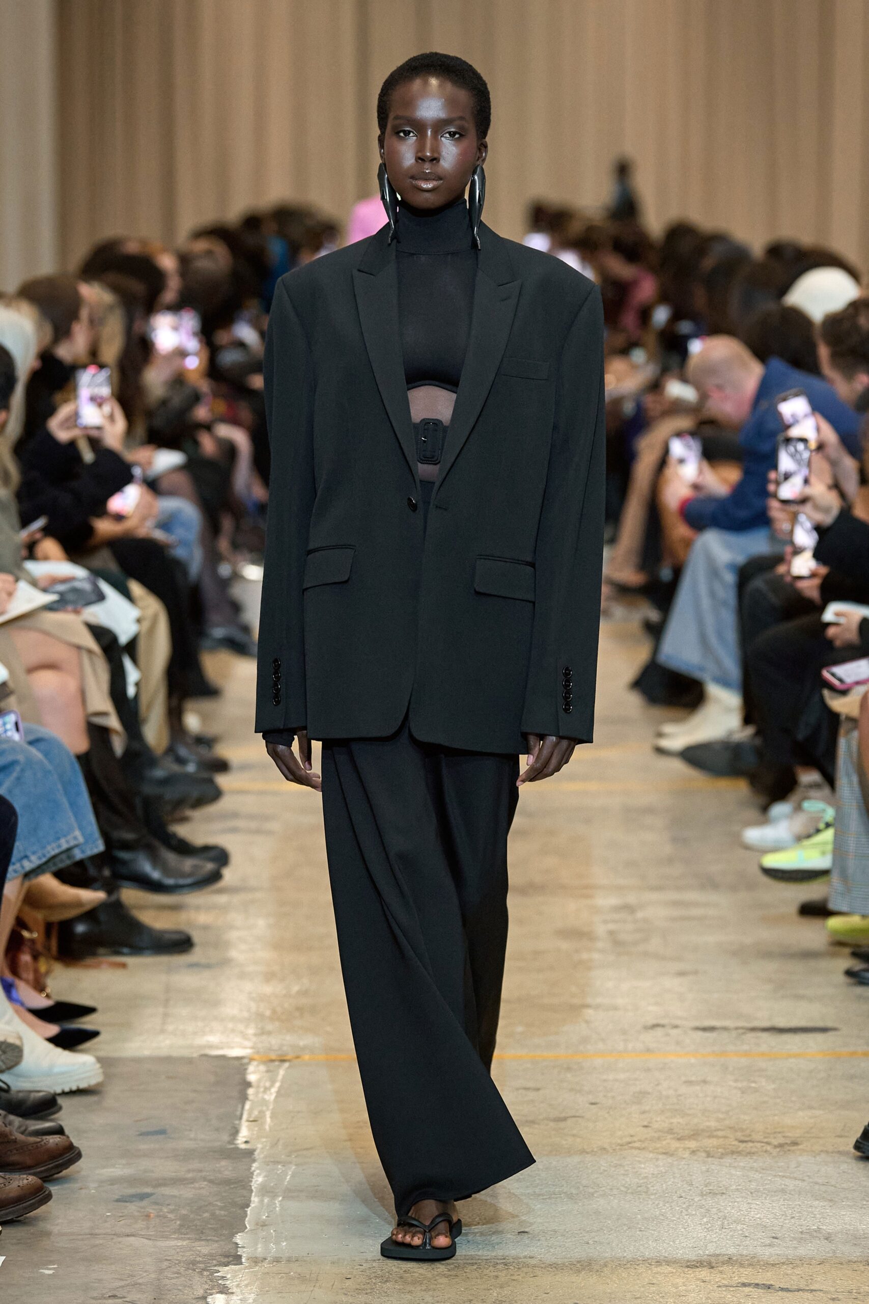 Burberry S/S 23 Look 325