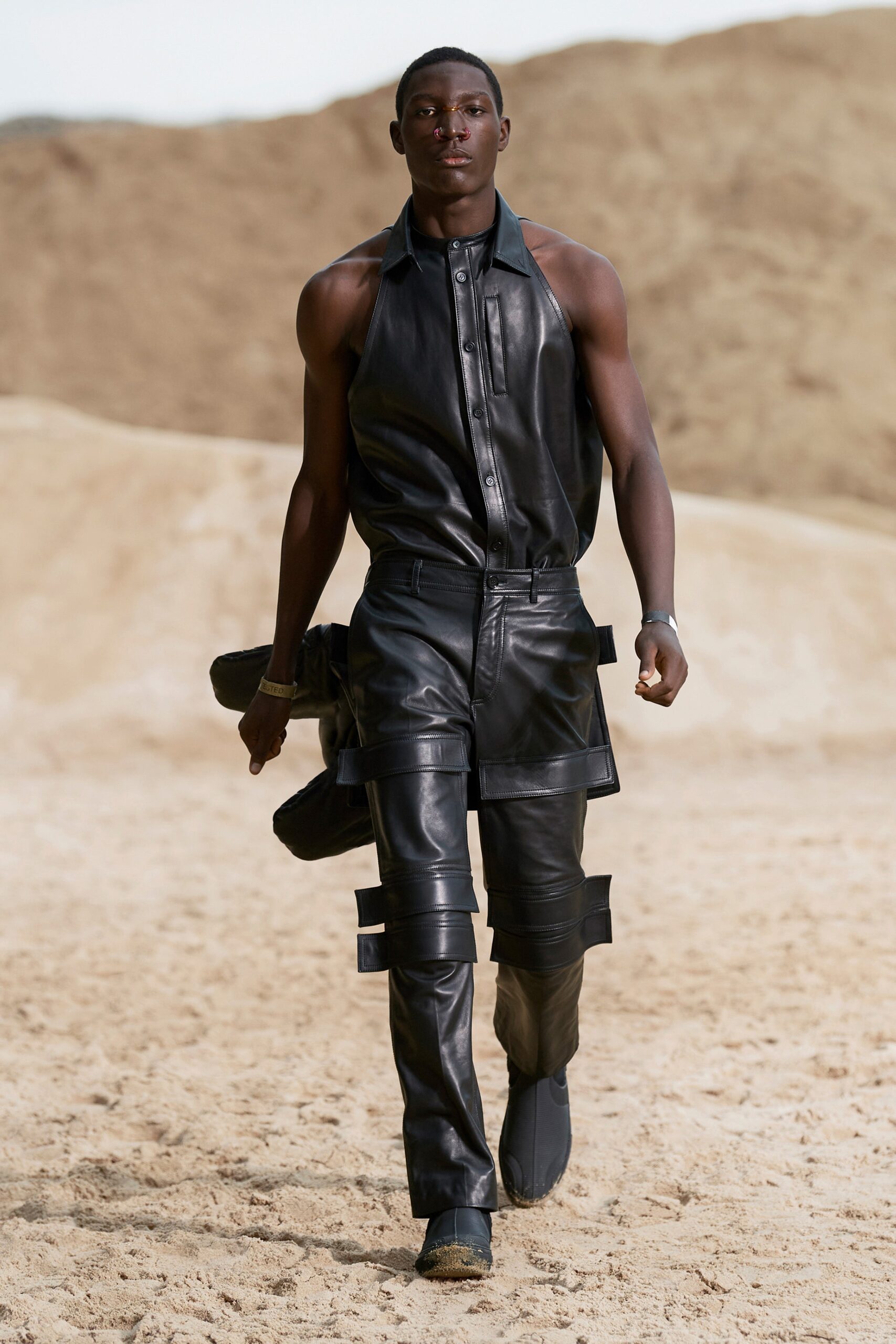 Burberry S/S 22 Menswear Look 343