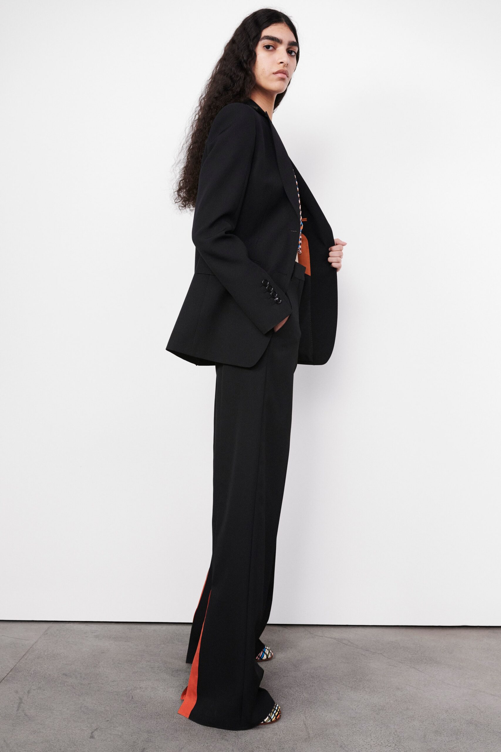 Burberry F/W 22 Look 360