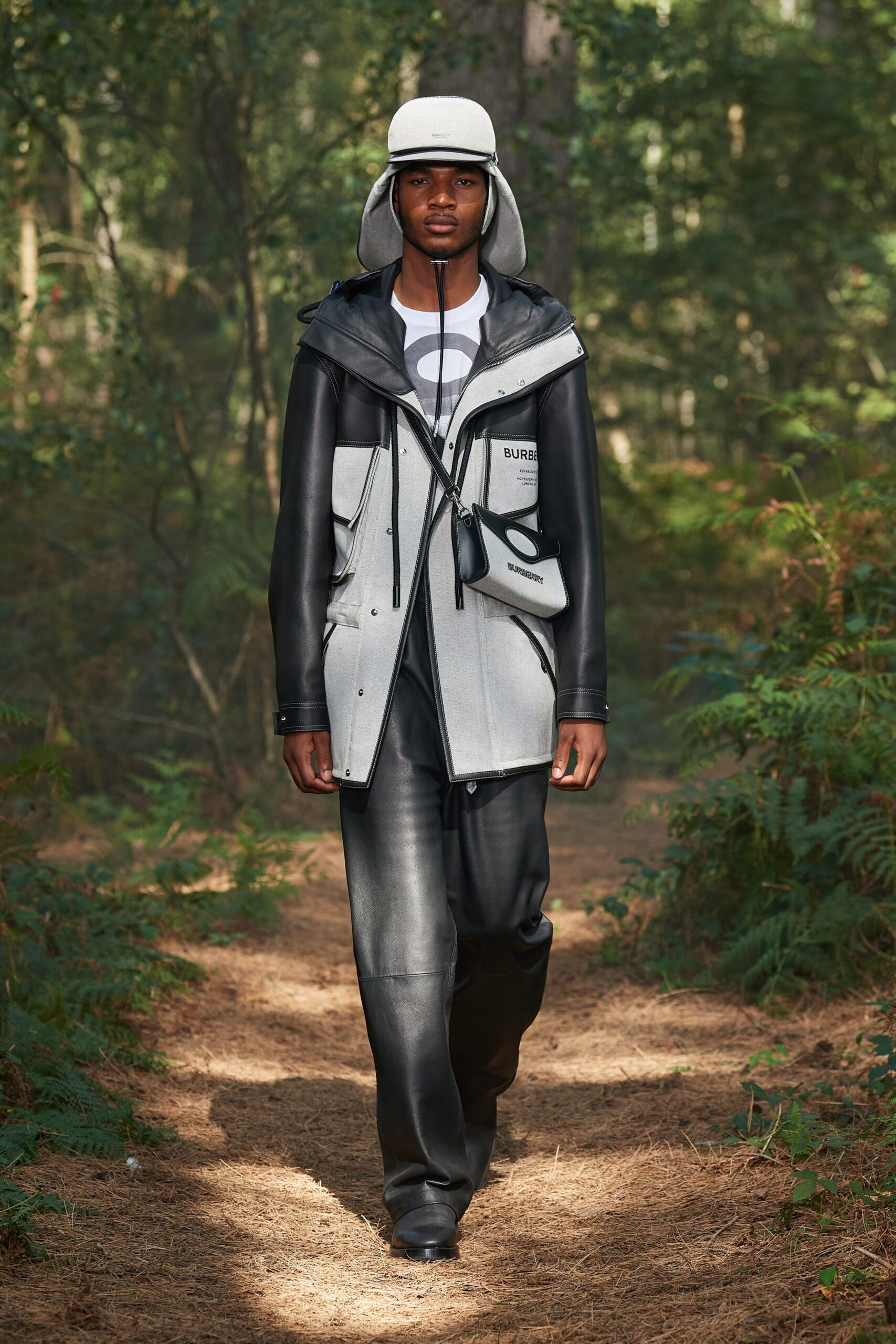 Burberry S/S 21 Look 324
