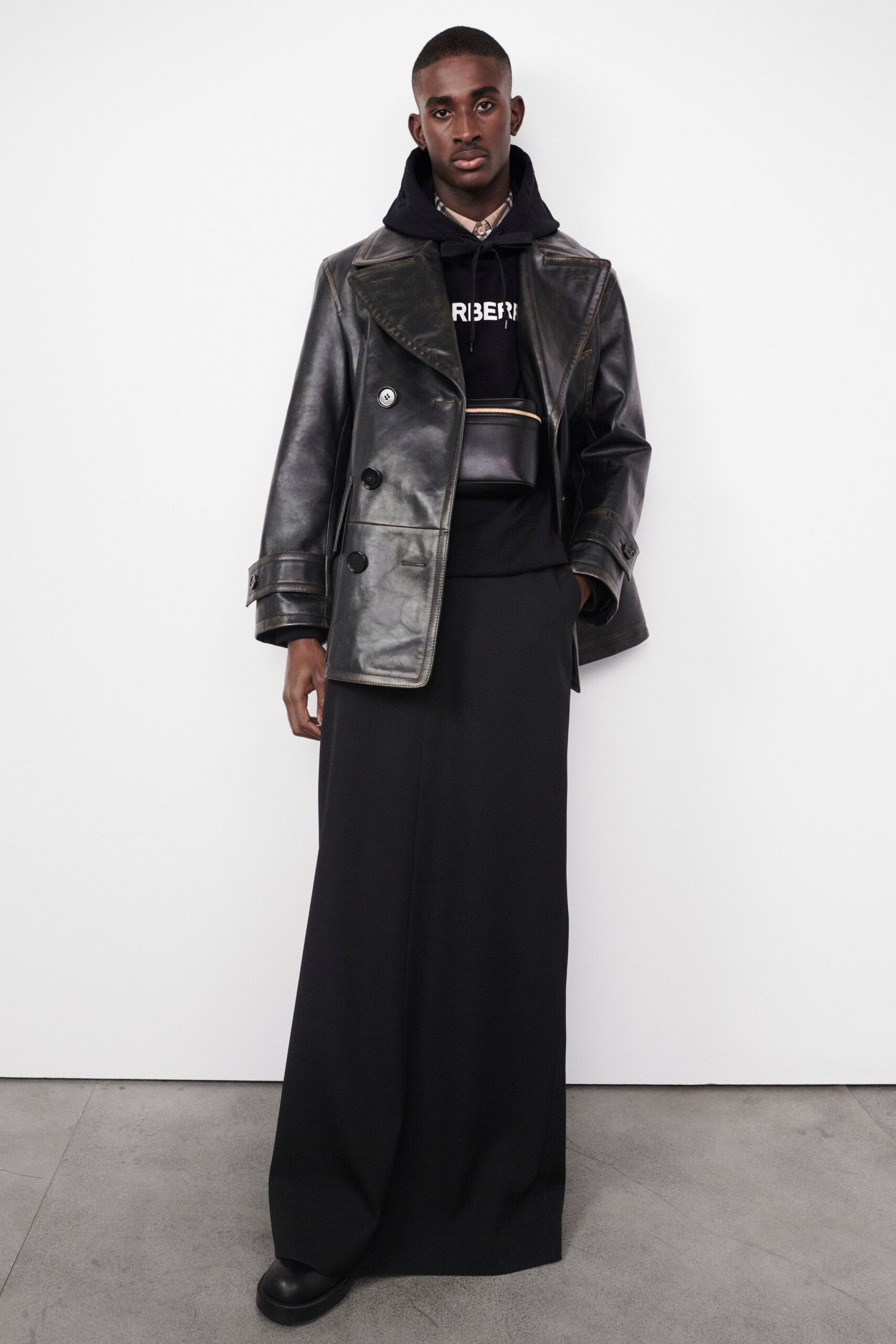 Burberry F/W 22 Look 377
