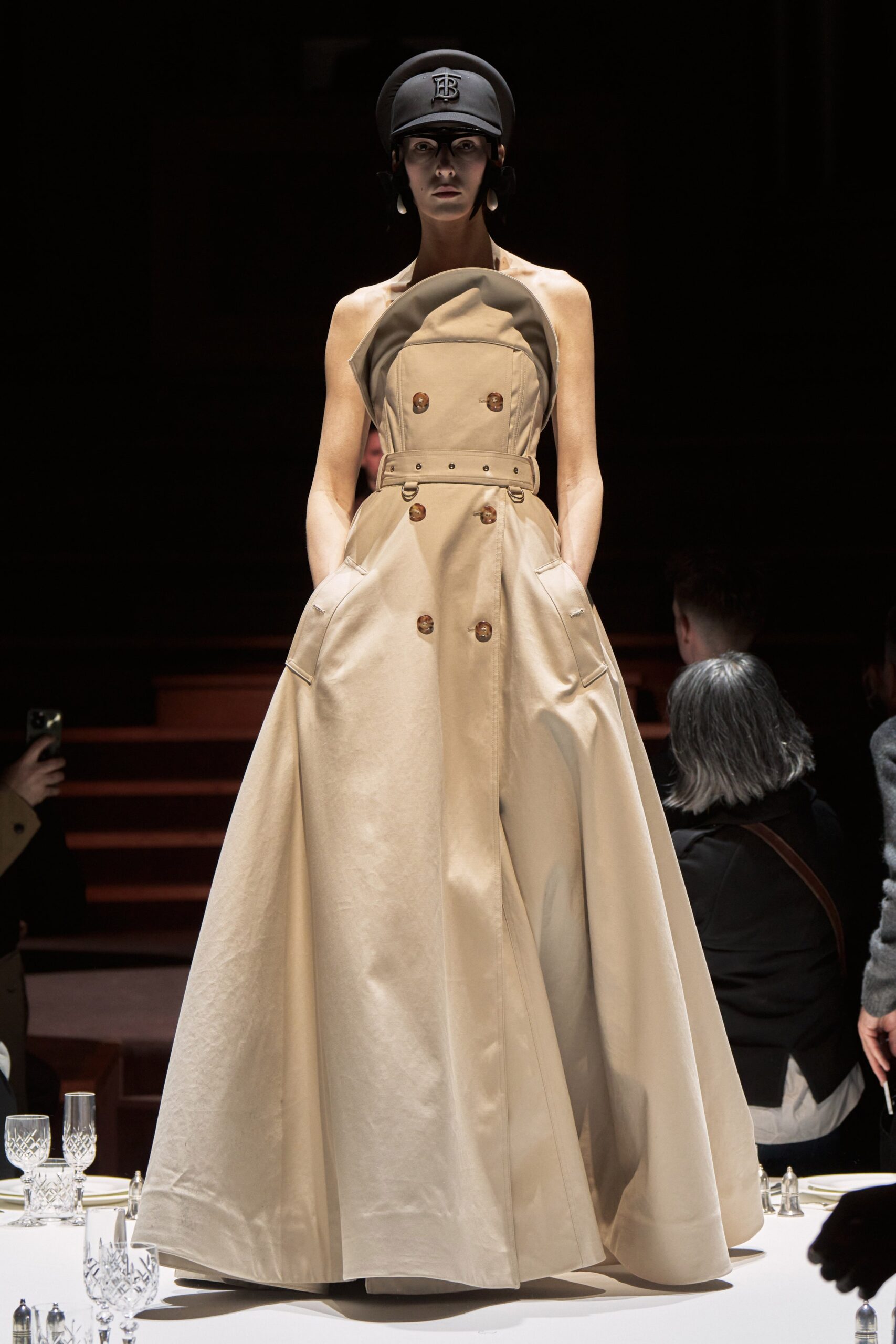 Burberry F/W 22 Look 452